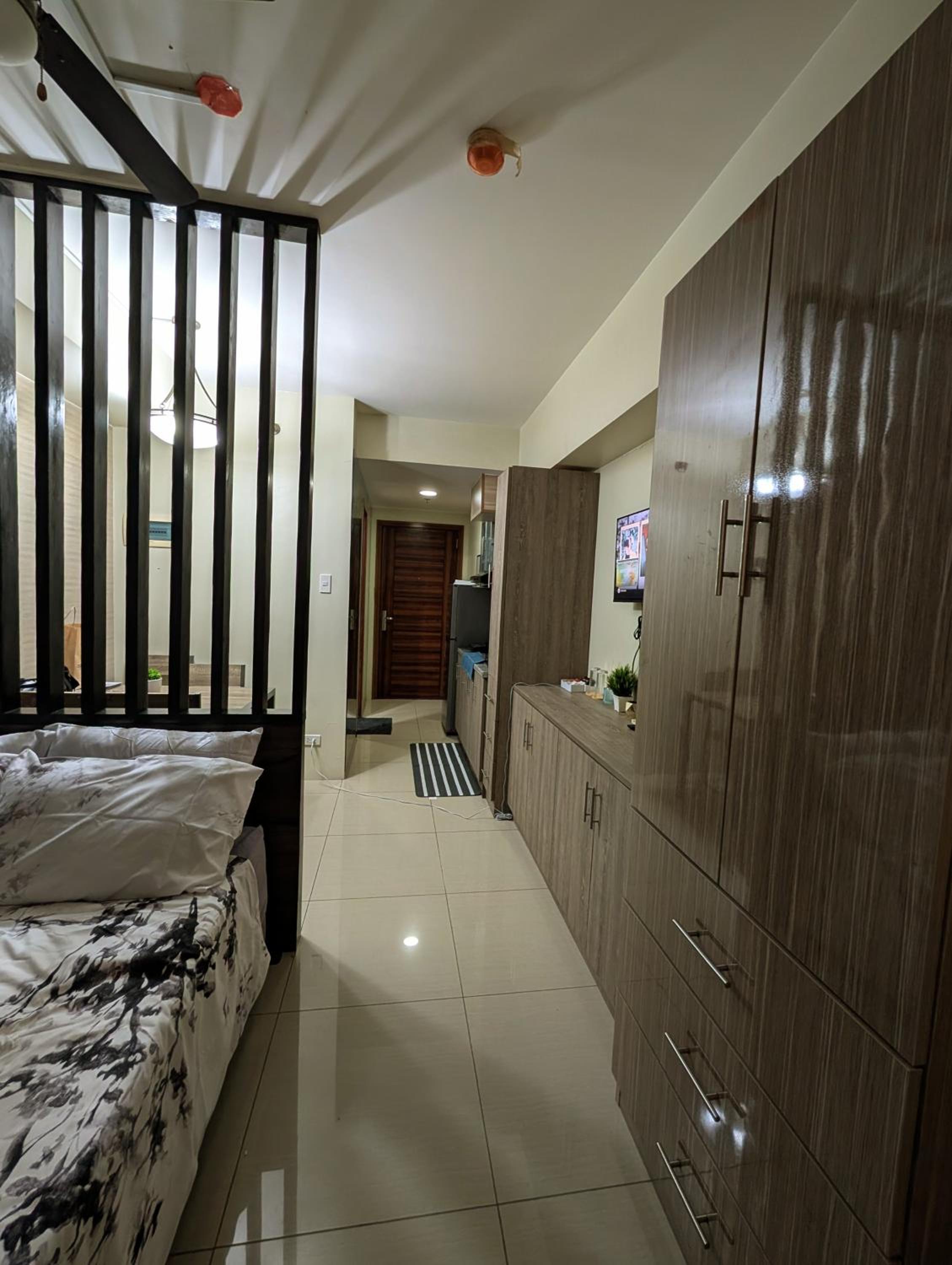 30T1 Chic Corners by Leo, Studio Unit, Horizons 101
