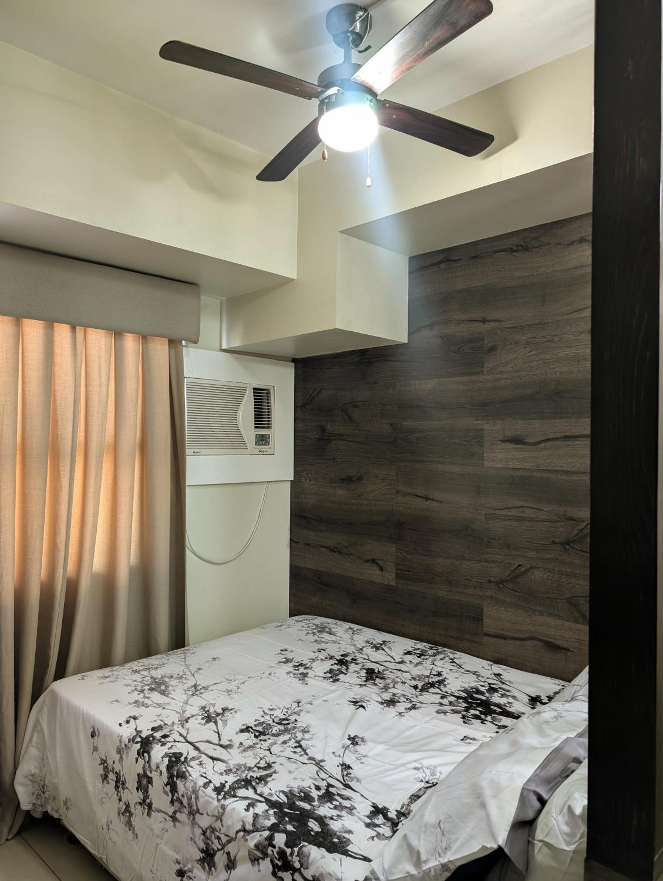30T1 Chic Corners by Leo, Studio Unit, Horizons 101