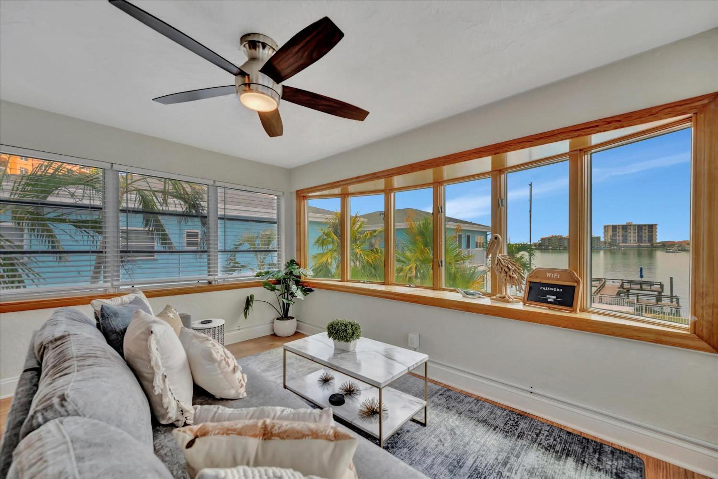 Watch the dolphins Waterview 2-bed Heated pool