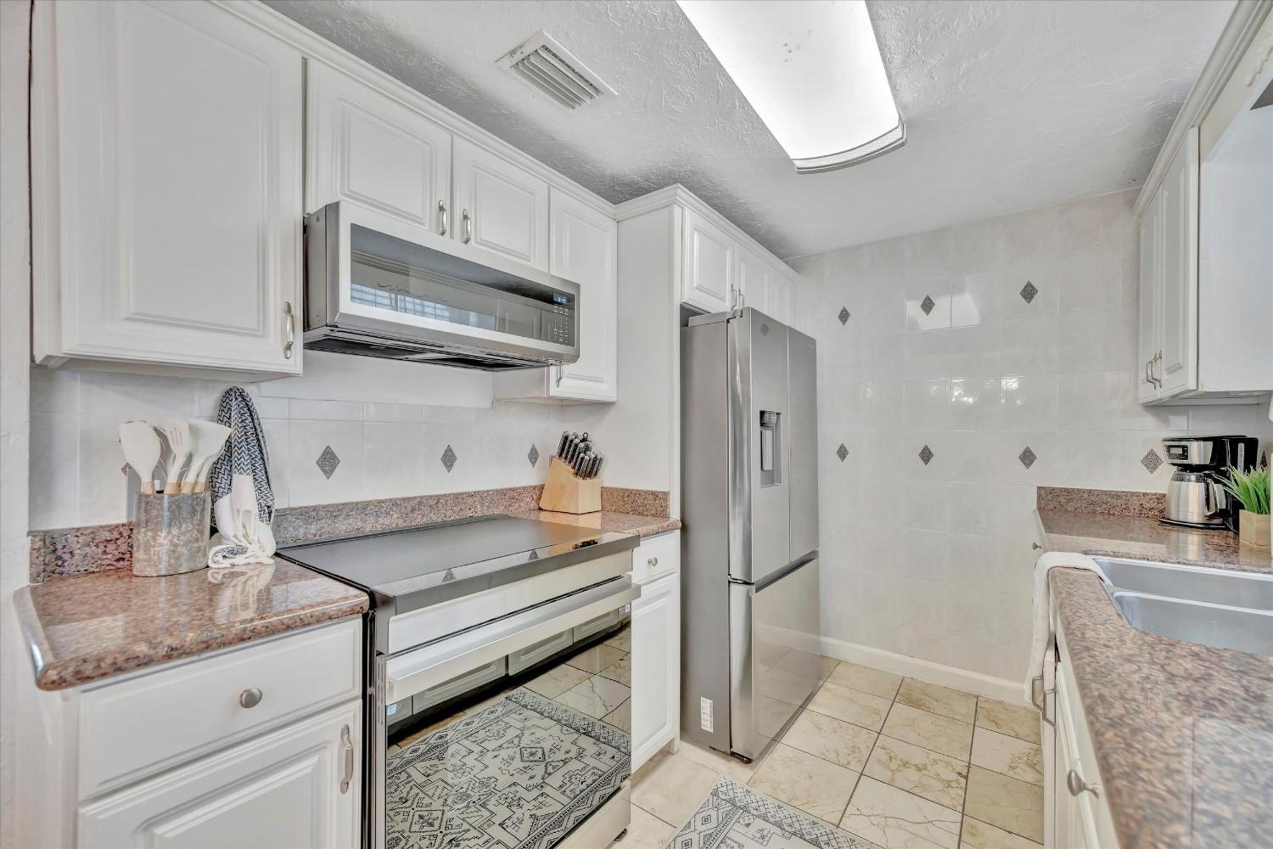 Watch the dolphins Waterview 2-bed Heated pool