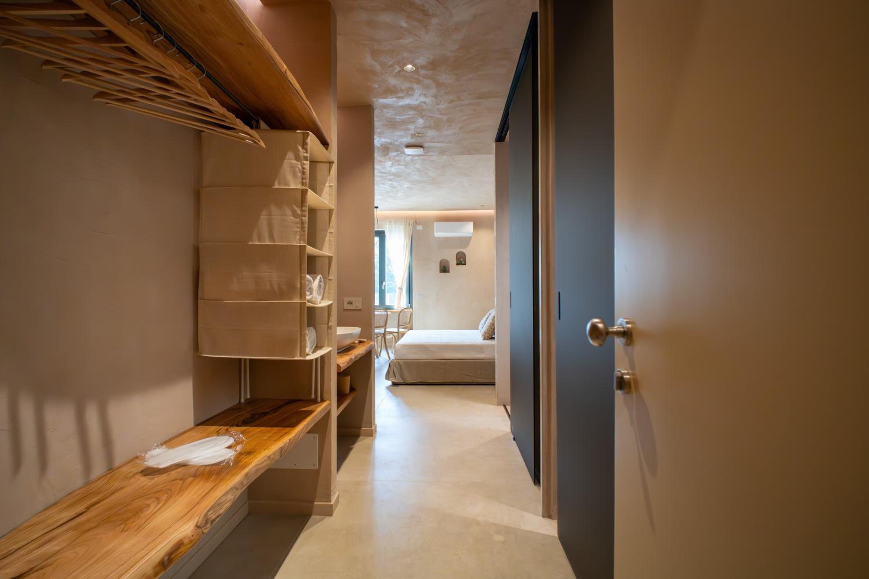 Essenza Boutique Apartments