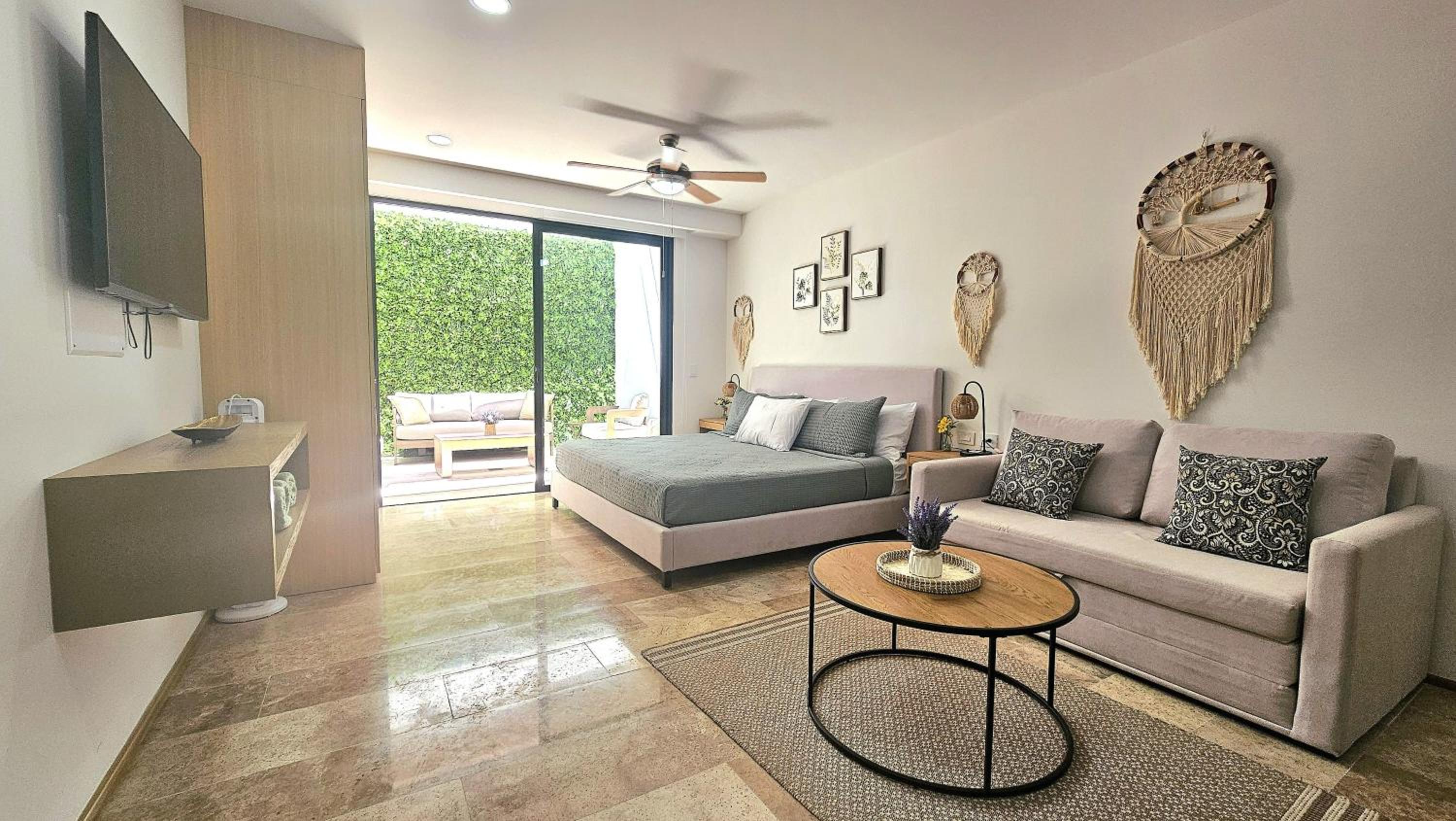 New Luxury Studio in the City Center