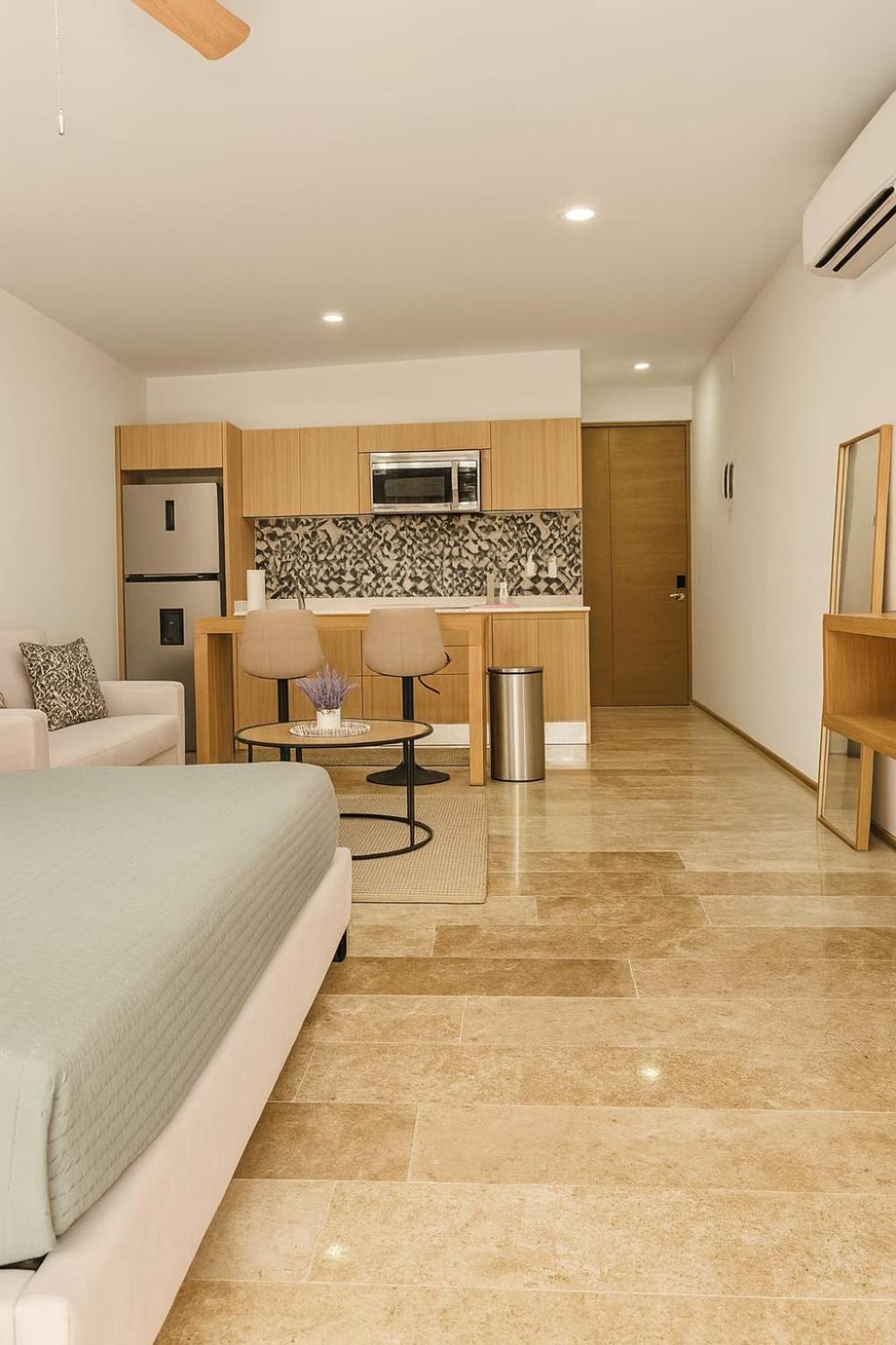 New Luxury Studio in the City Center