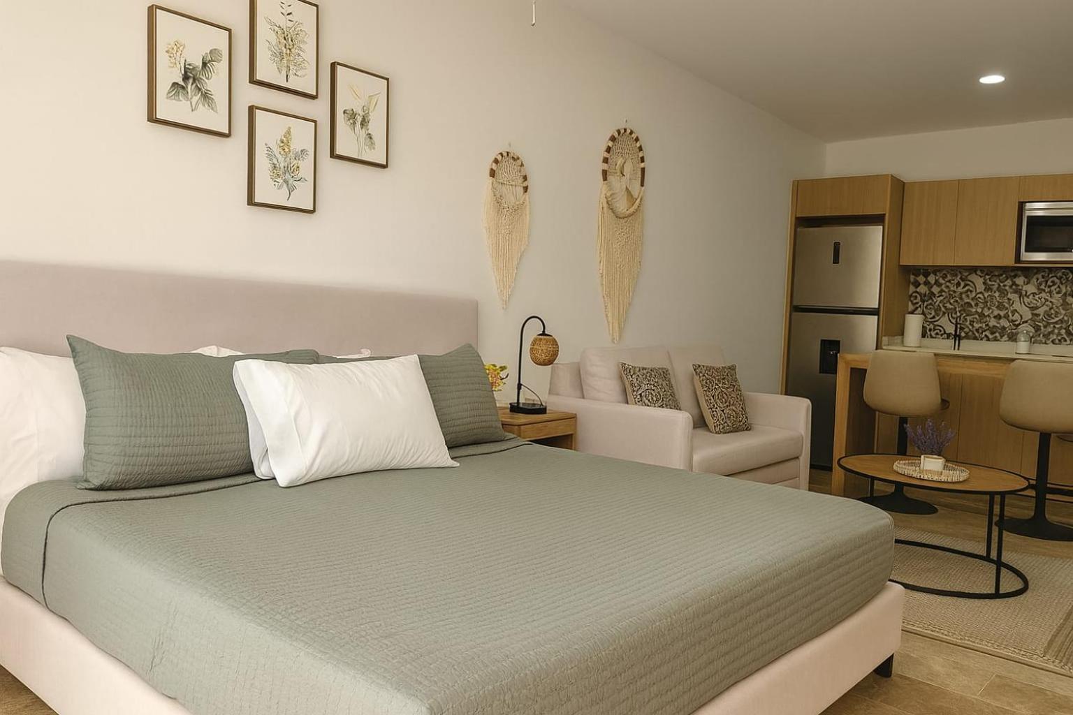 New Luxury Studio in the City Center