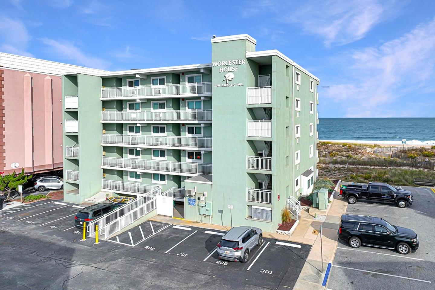 BeachBox III - The One with Unreal Beach Views - Couple's Getaway - Worcester House 401