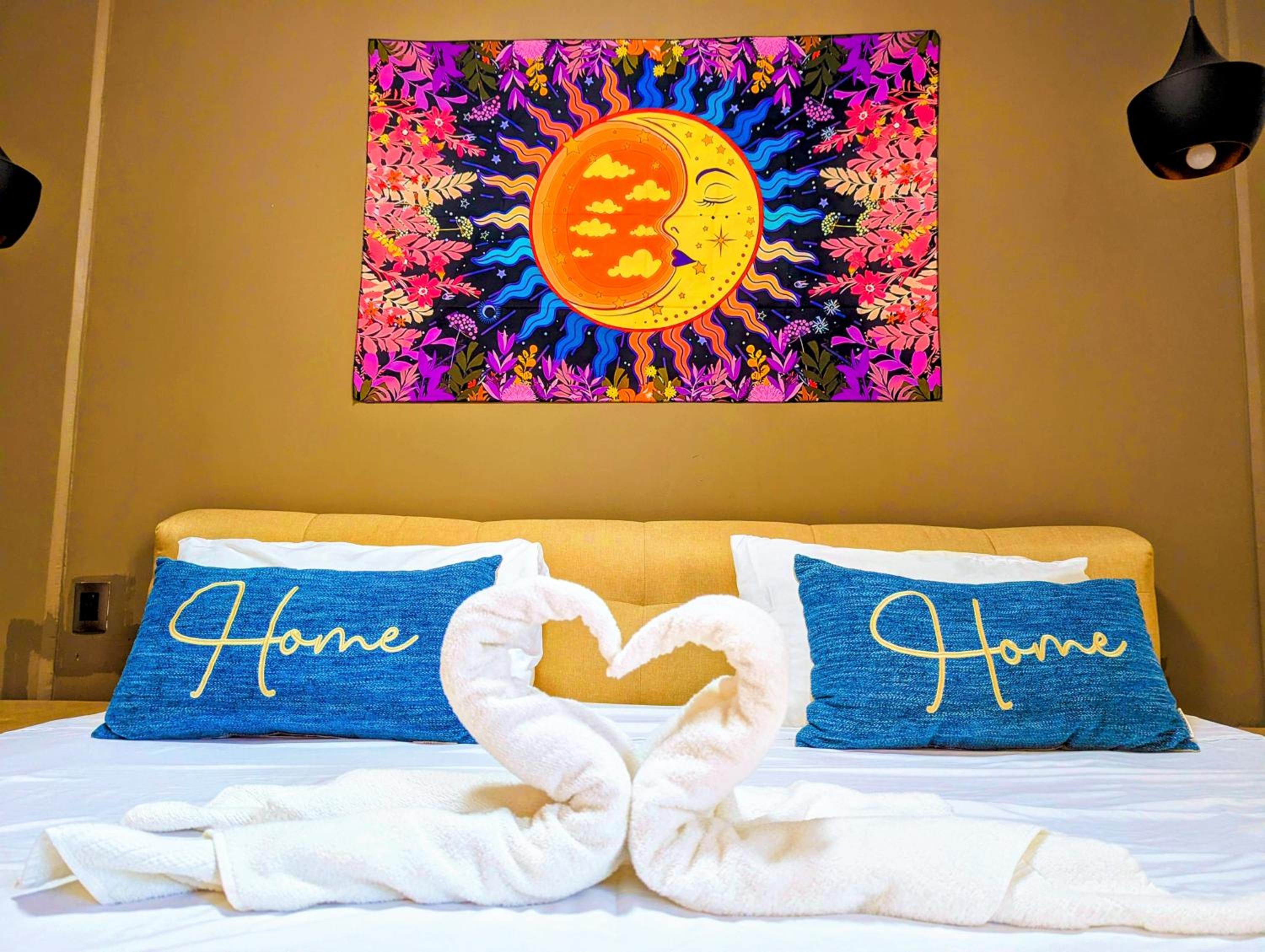 Romantic Escape 1 Bedroom 500m from Beach King Bed Pool Gym Fast WiFi 204