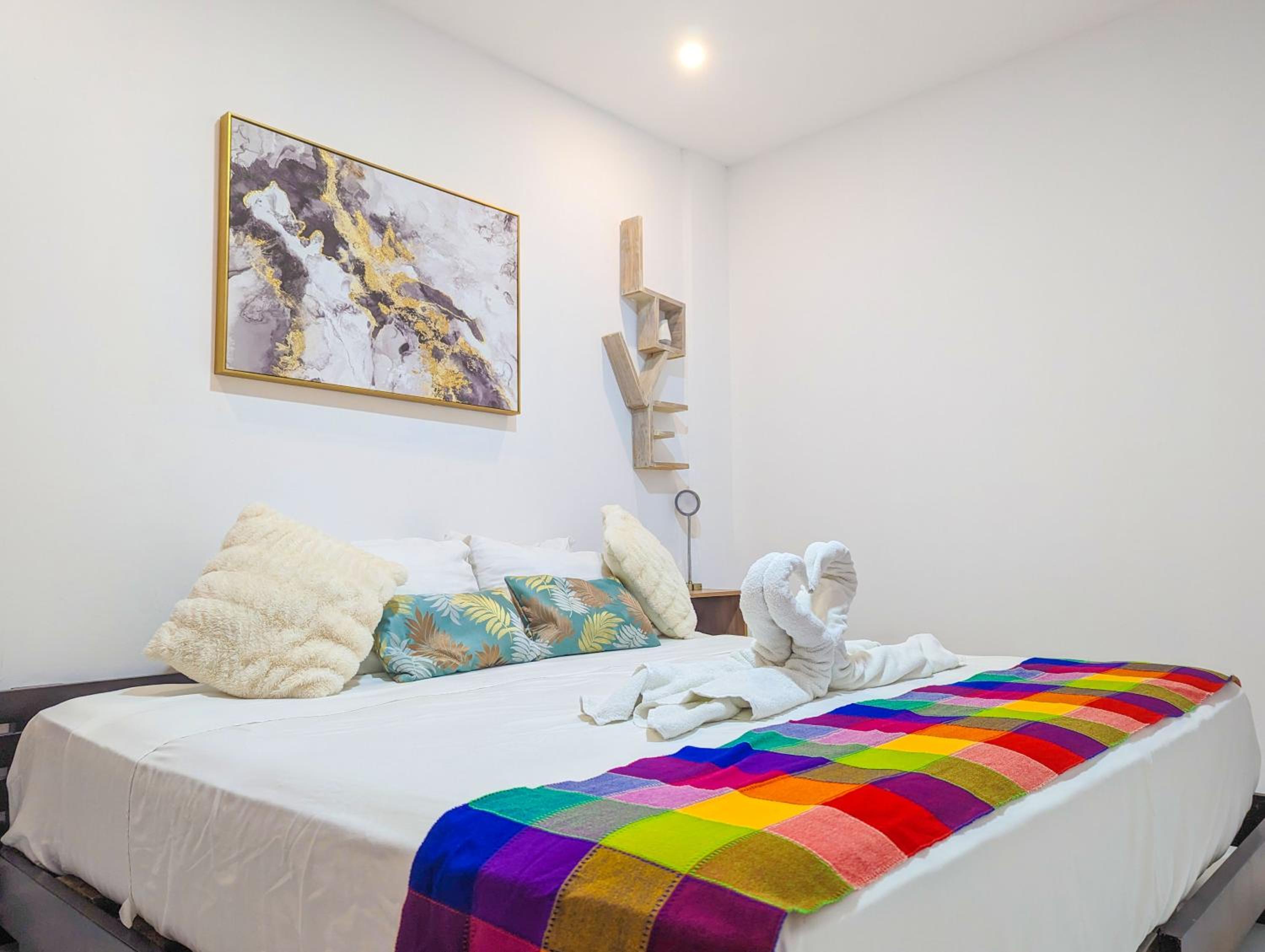 Remote Work in Cozy & Peaceful Suite Steps to Beach & 5th Ave Patio Fast WiFi AC UVA14