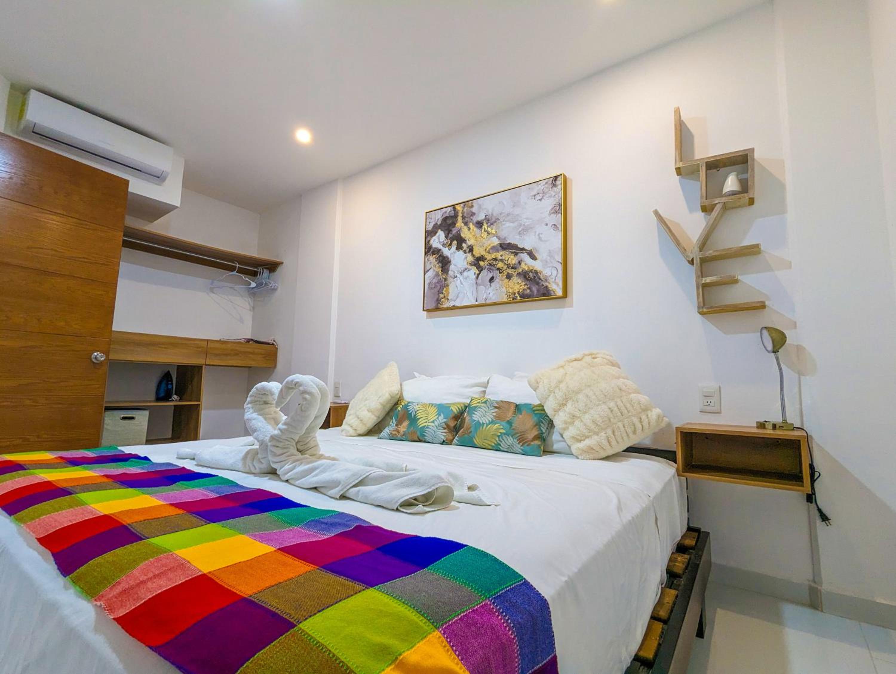 Remote Work in Cozy & Peaceful Suite Steps to Beach & 5th Ave Patio Fast WiFi AC UVA14