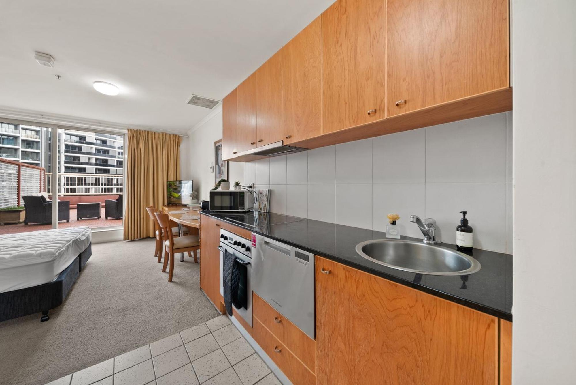 Central ACT Studio with Indoor Pool and Gym