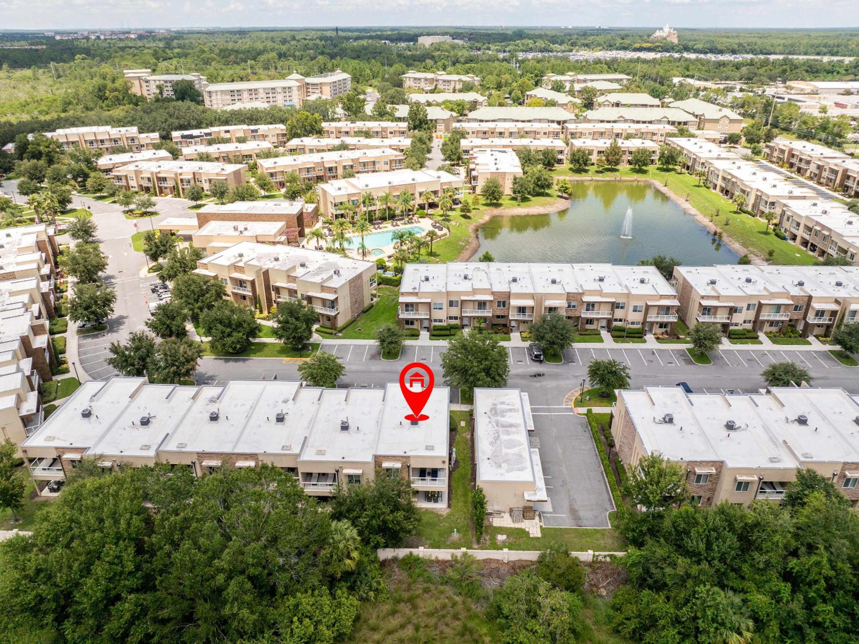 Modern Magic Village Home for 12 with Grill 3131