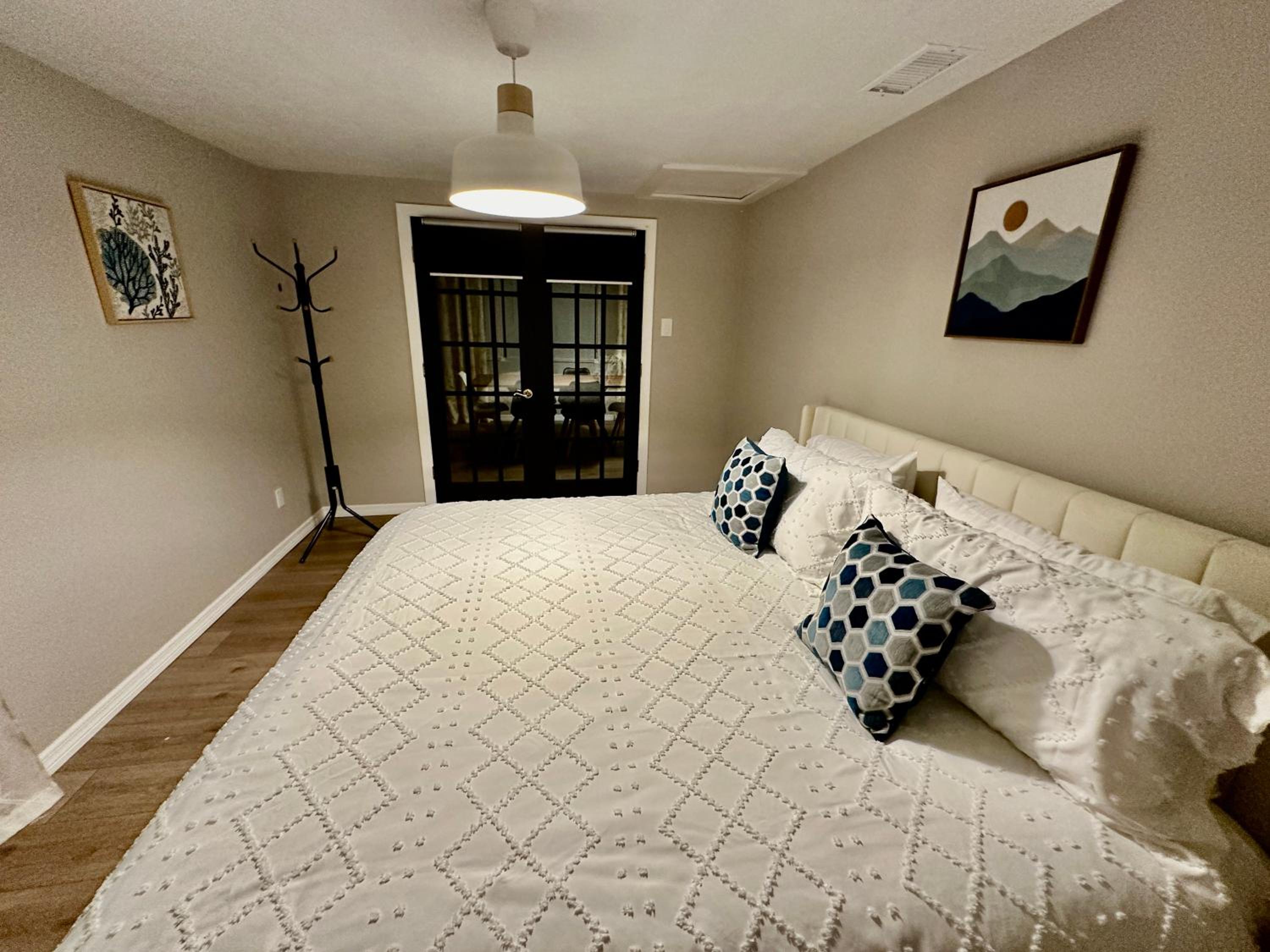 Siesta Beach Getaway - Minutes to Beach, Shops, Dining