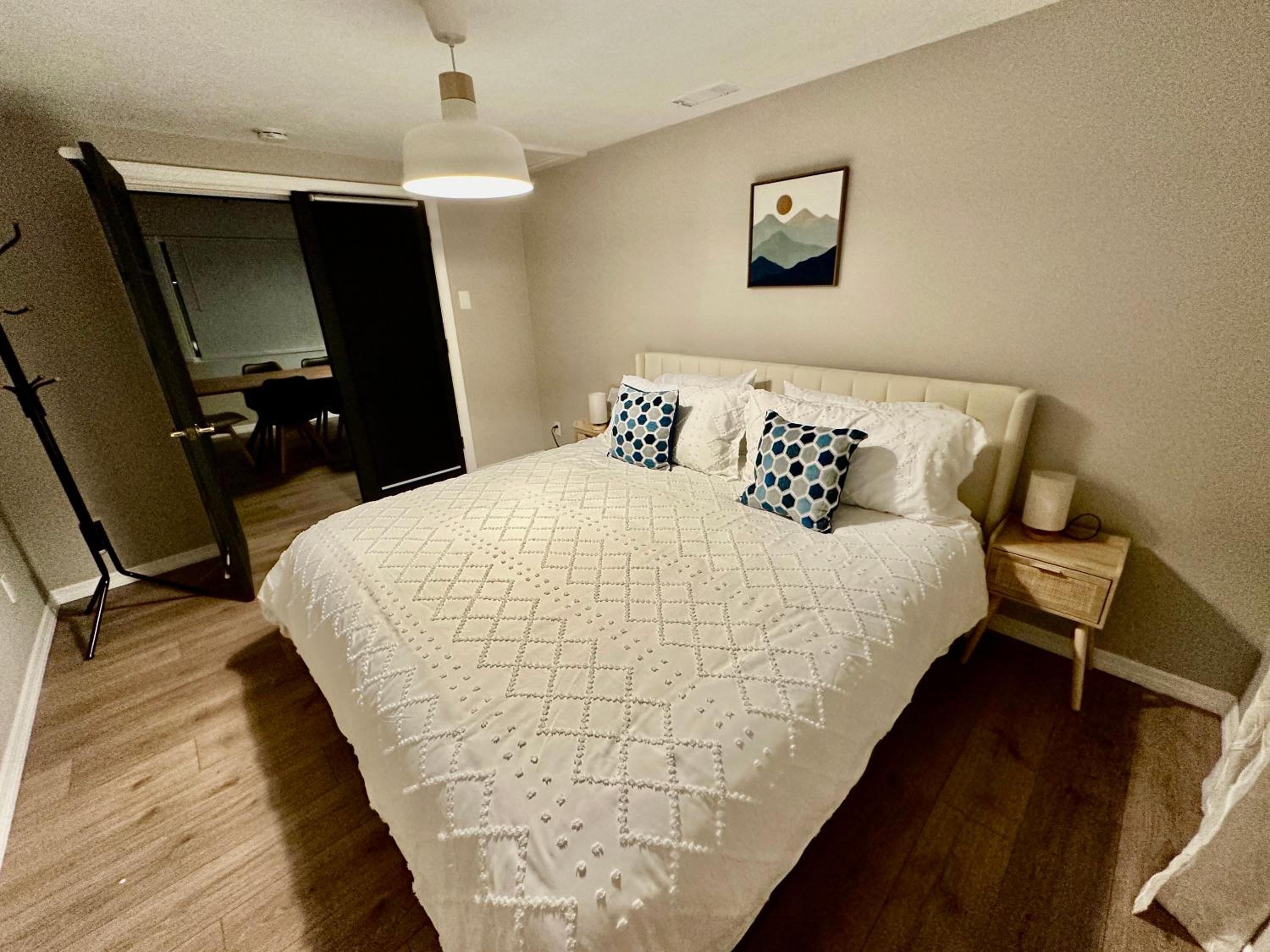 Siesta Beach Getaway - Minutes to Beach, Shops, Dining