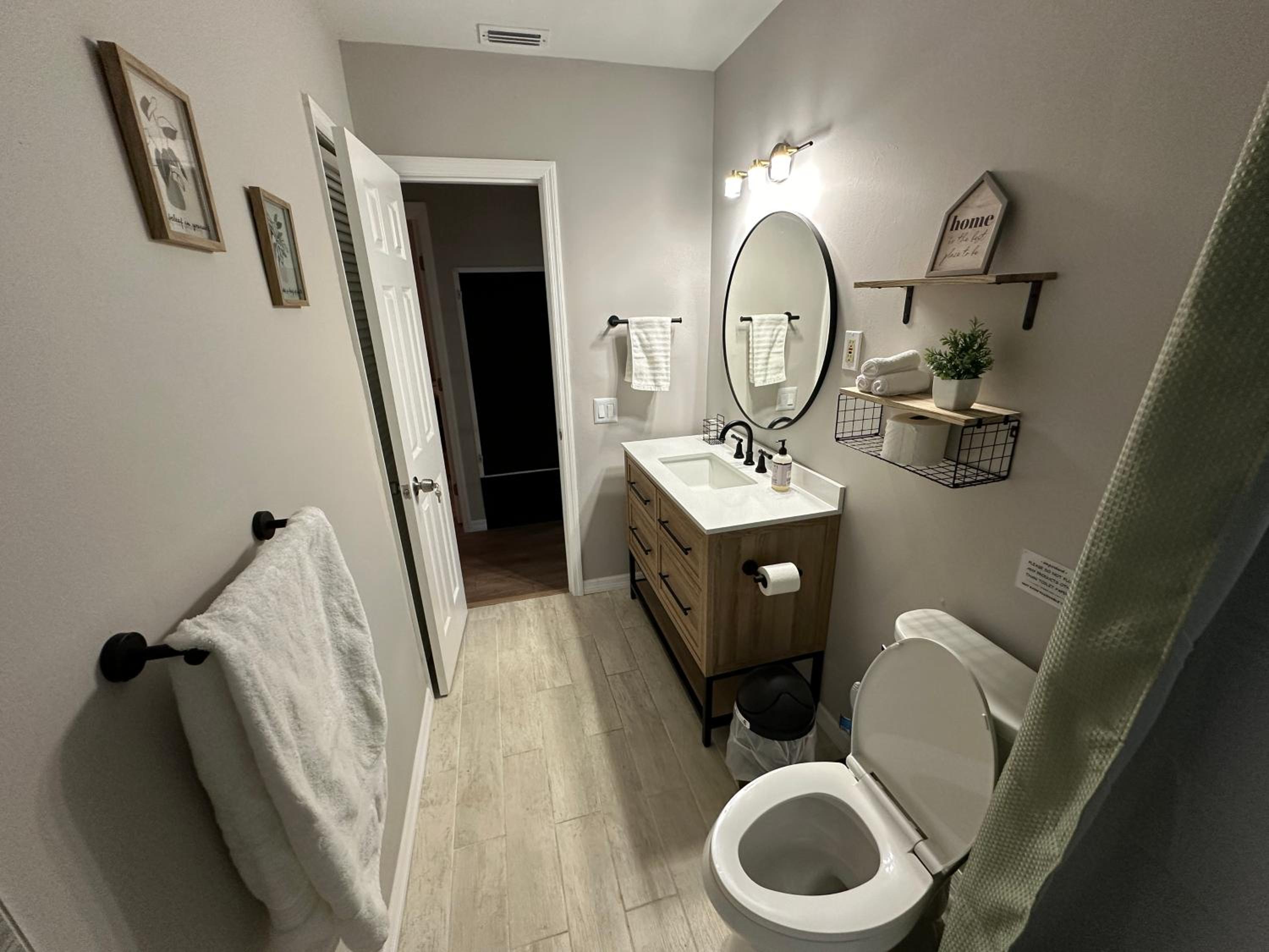 Siesta Beach Getaway - Minutes to Beach, Shops, Dining