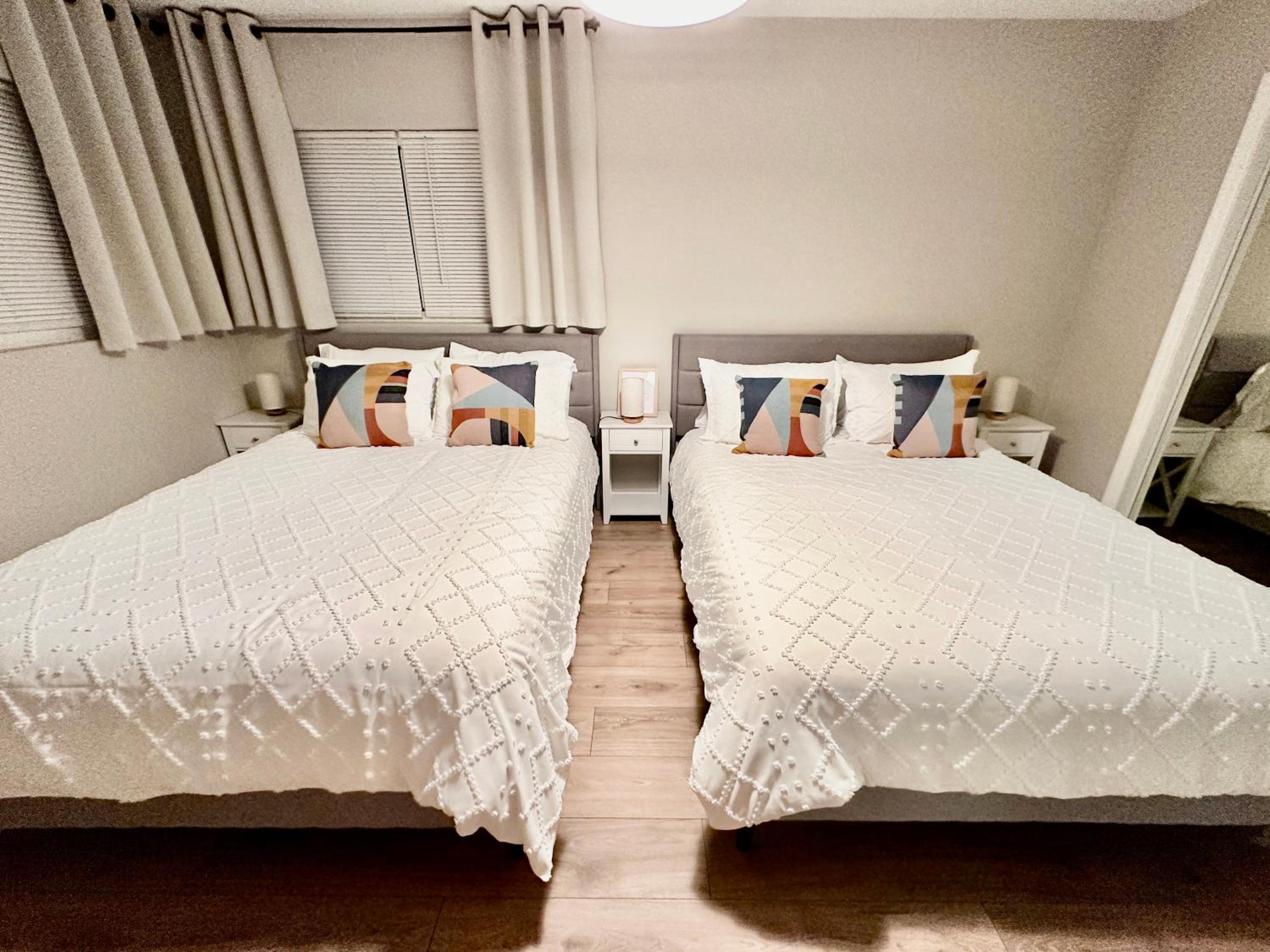 Siesta Beach Getaway - Minutes to Beach, Shops, Dining