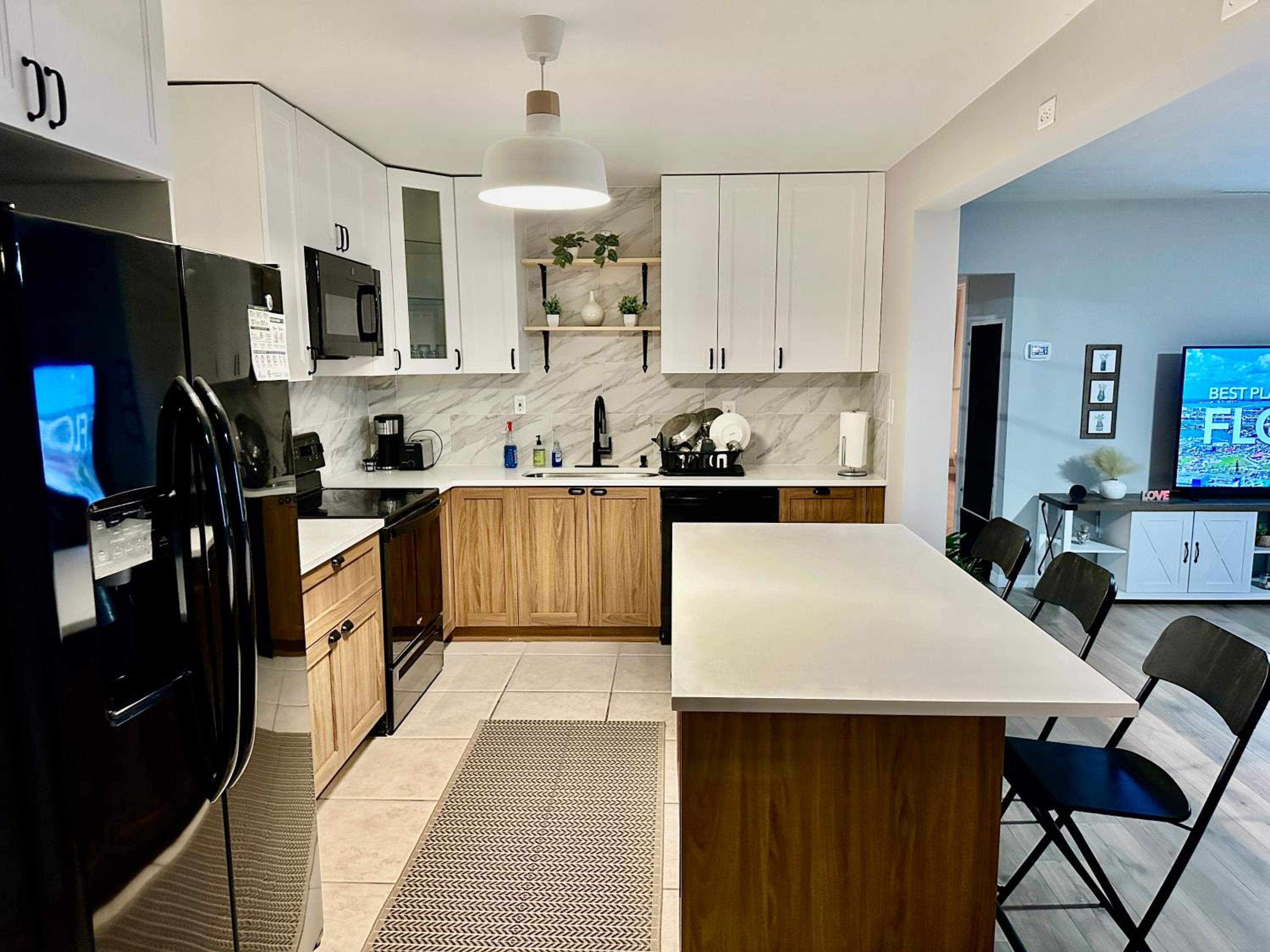 Siesta Beach Getaway - Minutes to Beach, Shops, Dining