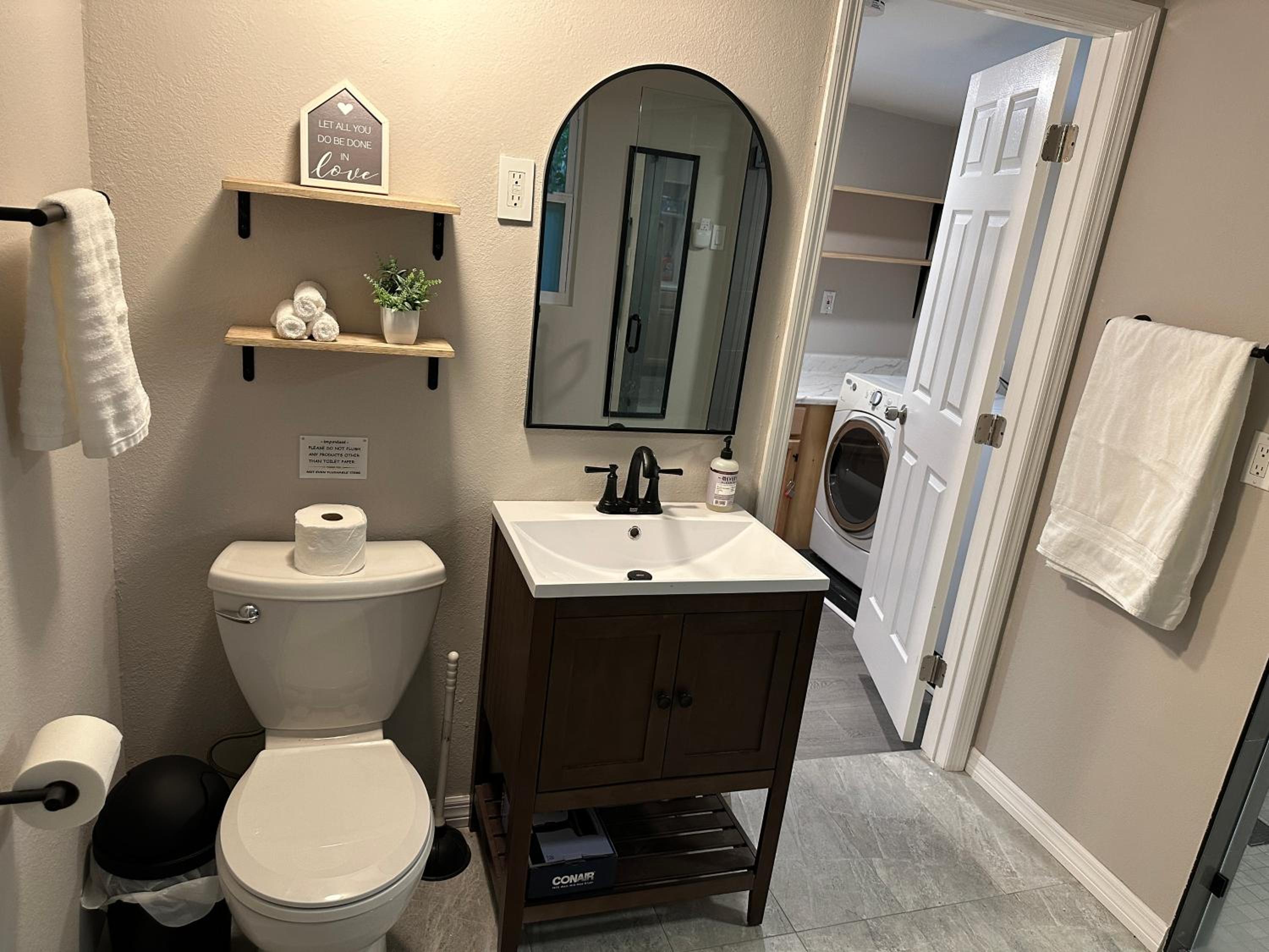 Siesta Beach Getaway - Minutes to Beach, Shops, Dining
