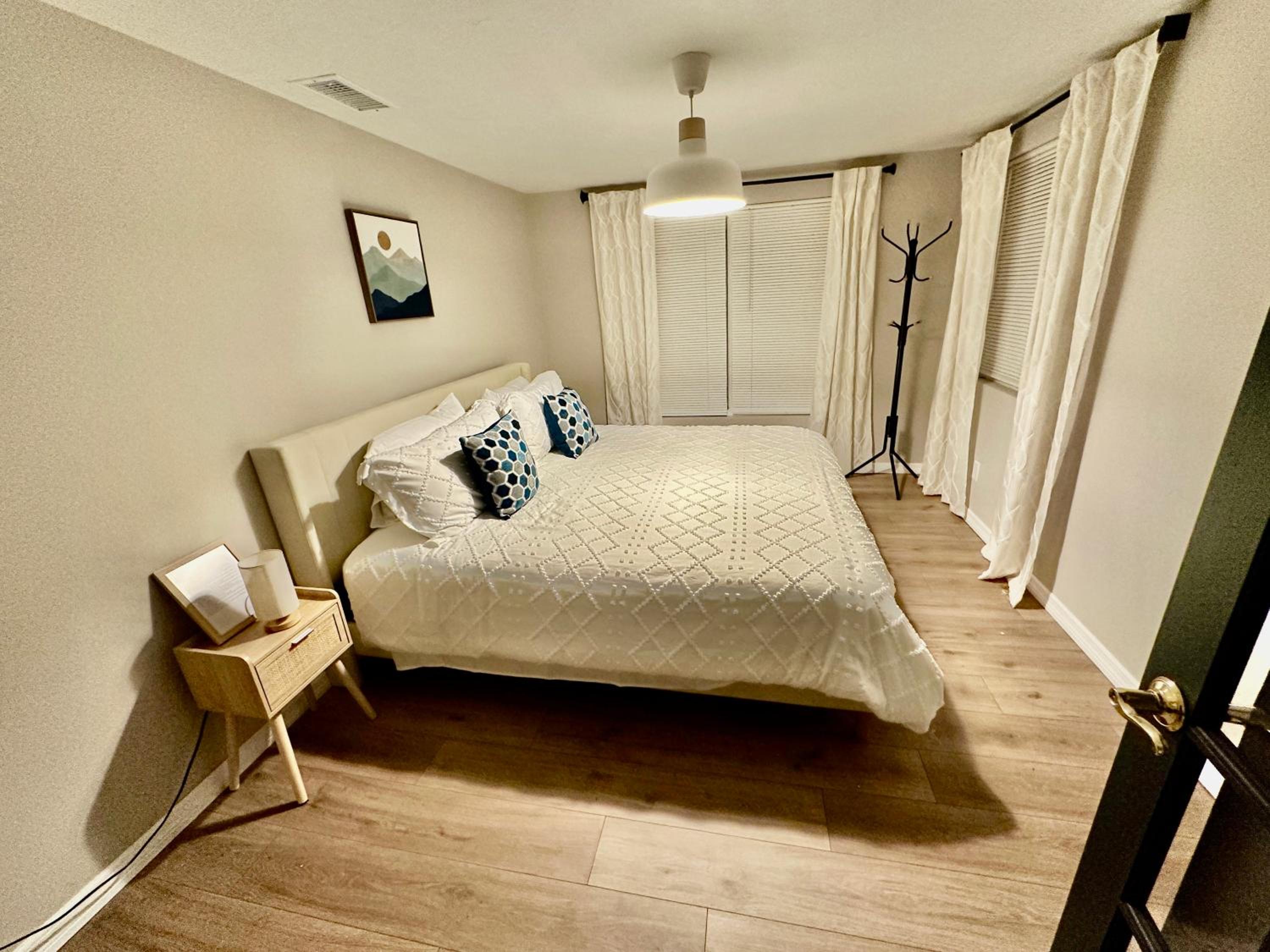 Siesta Beach Getaway - Minutes to Beach, Shops, Dining
