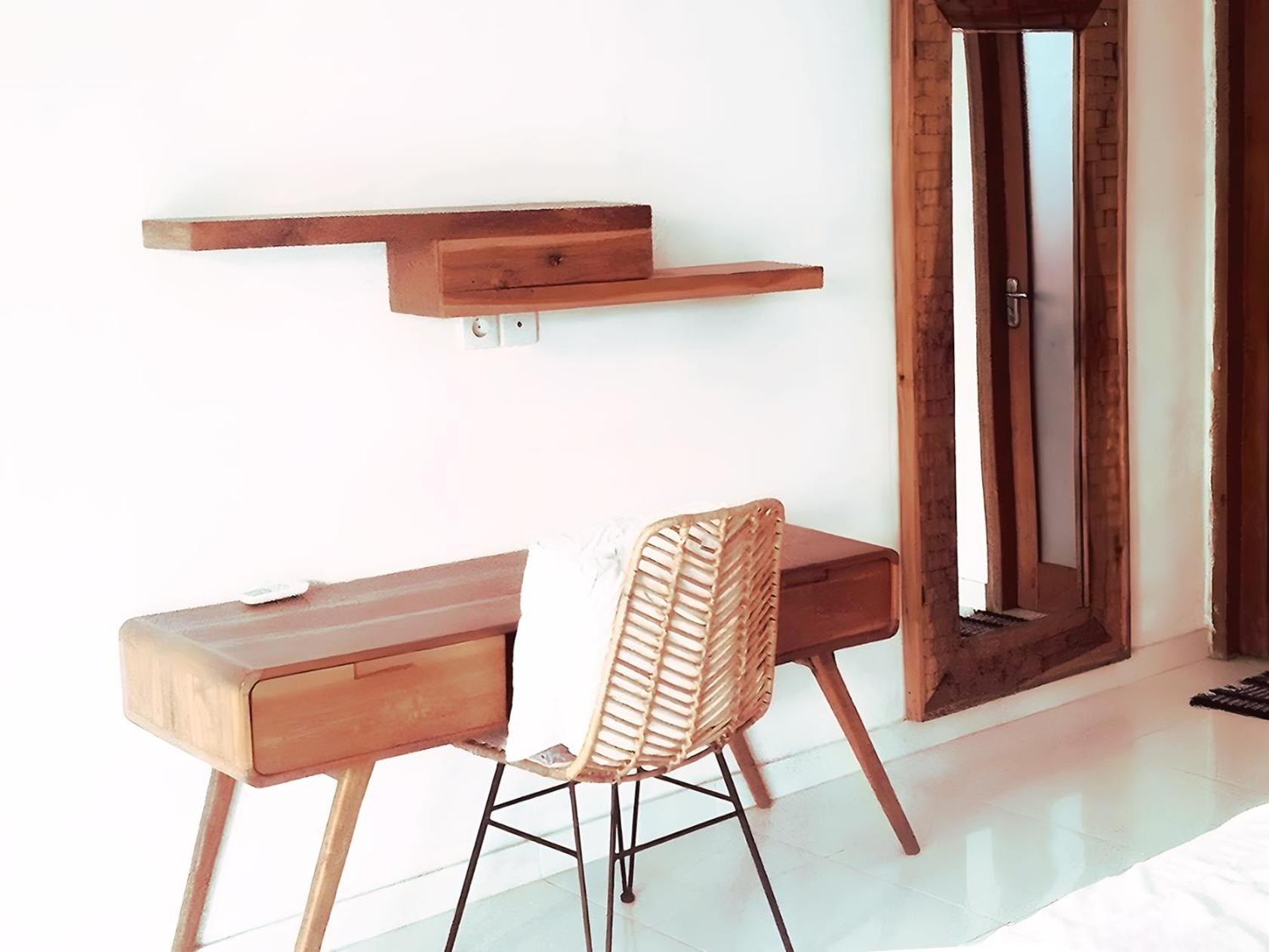 VILLA 2 Bedroom Spacious Outdoor Private Tropical Lush Garden & Pool in Canggu Bali Calm Area