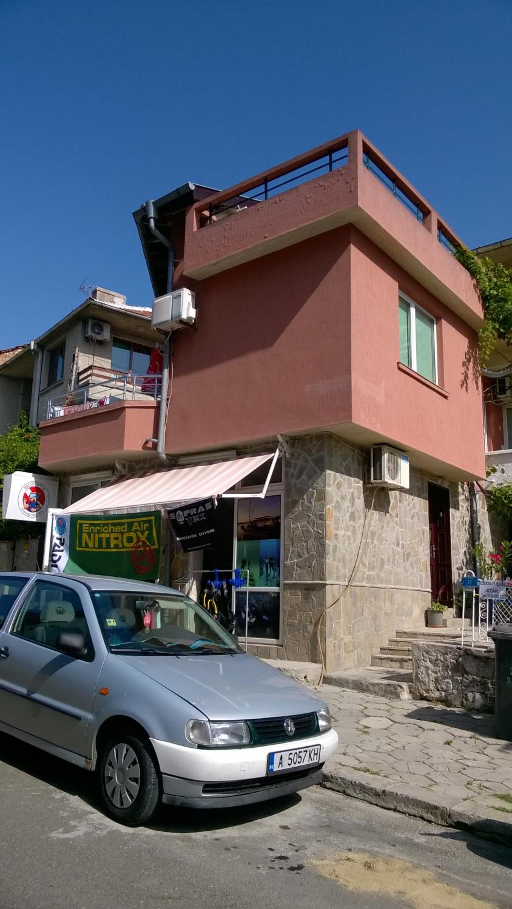 Summer SZ Guest House