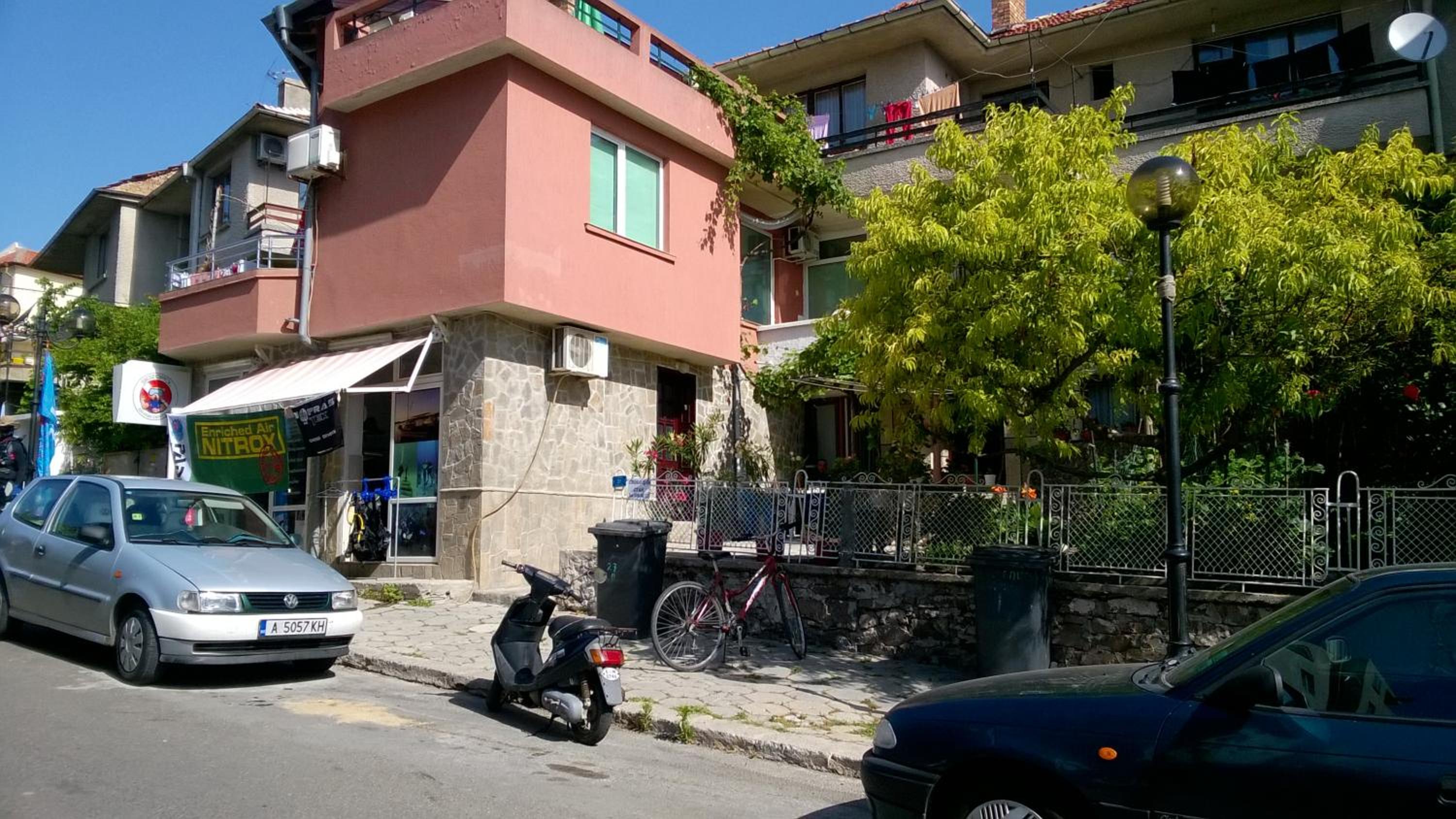 Summer SZ Guest House