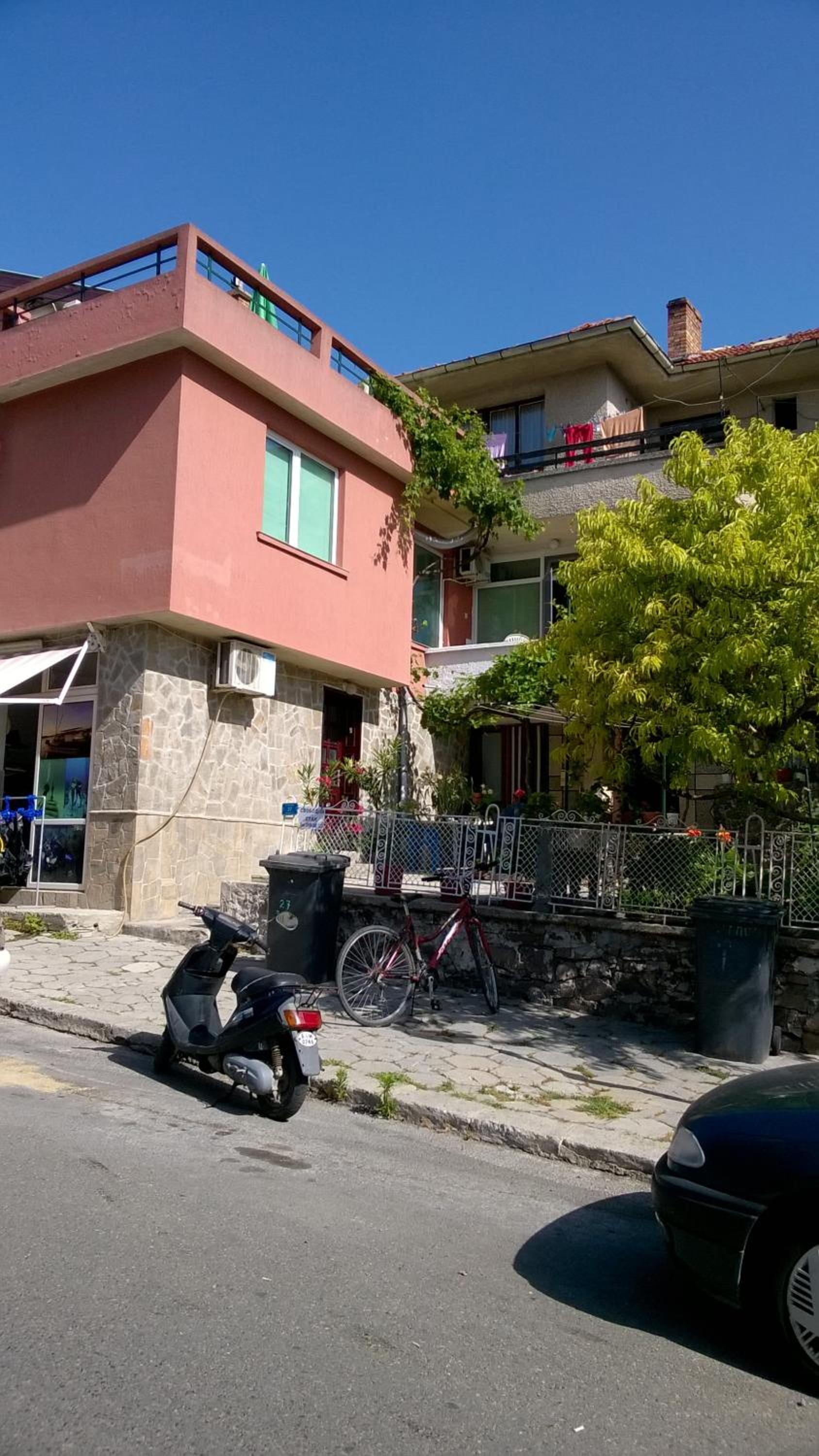 Summer SZ Guest House
