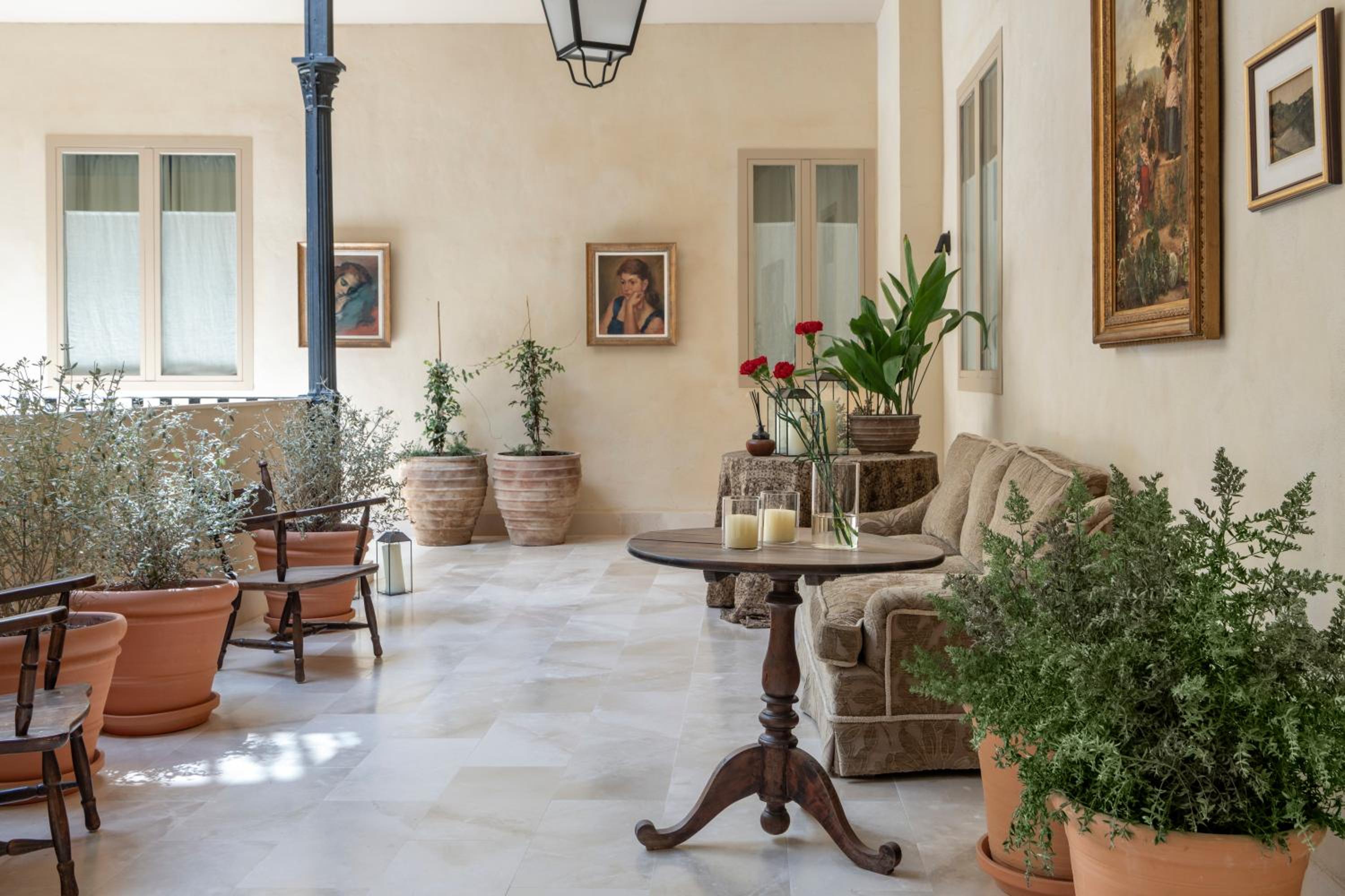 Raíces Alameda Casa Palacio