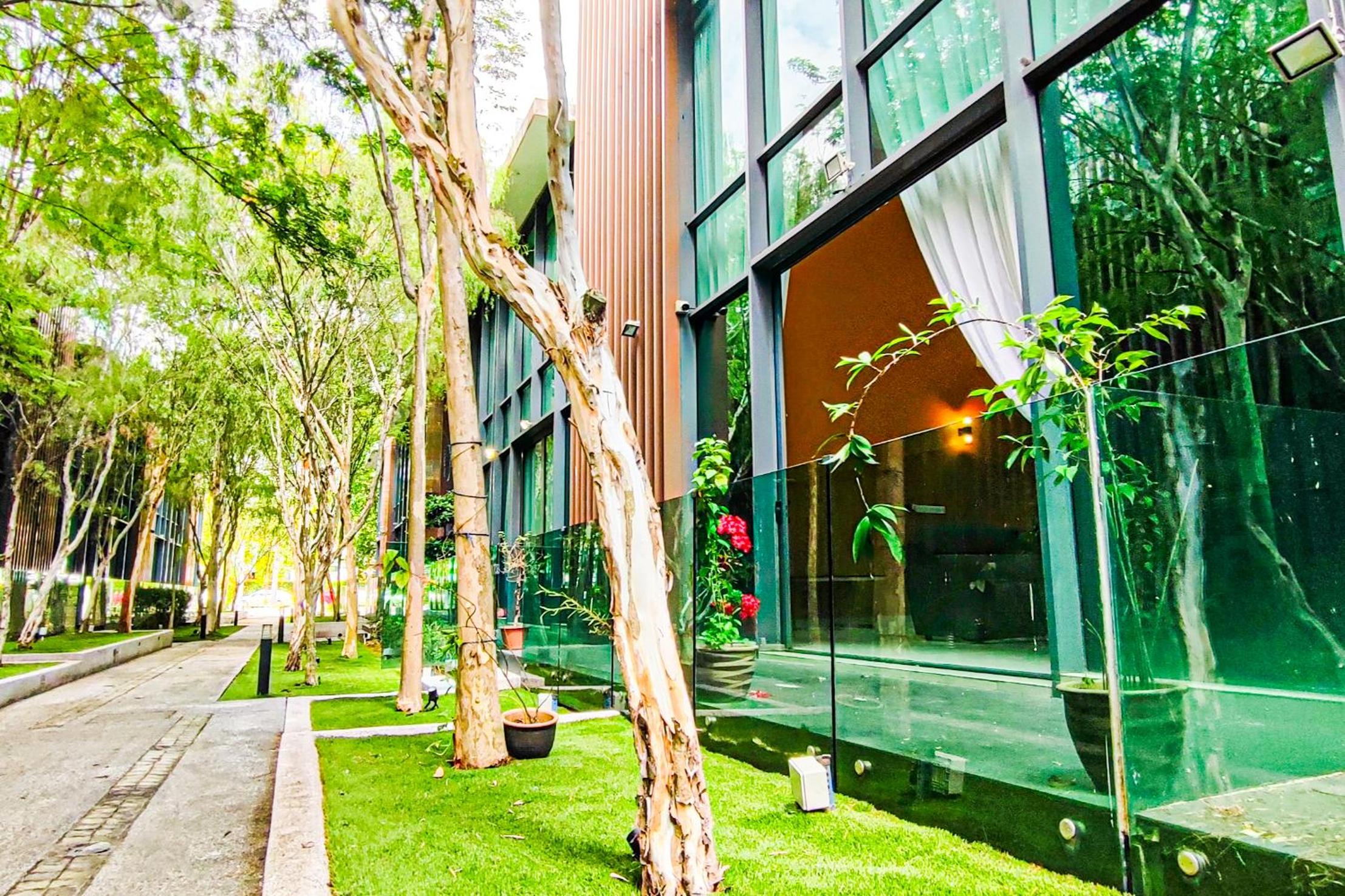 Retro Private Pool Villa at Puchong by HCK
