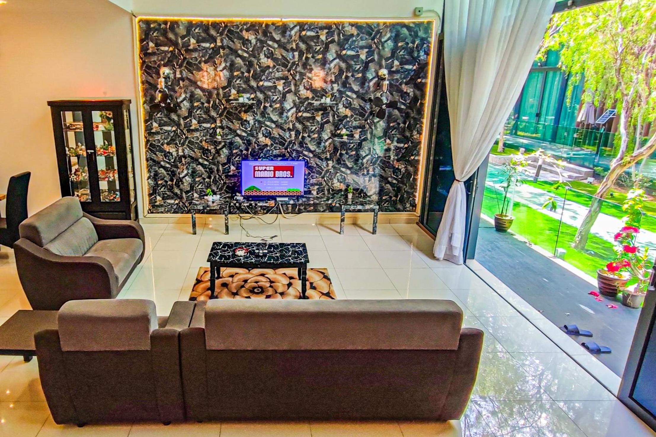 Retro Private Pool Villa at Puchong by HCK