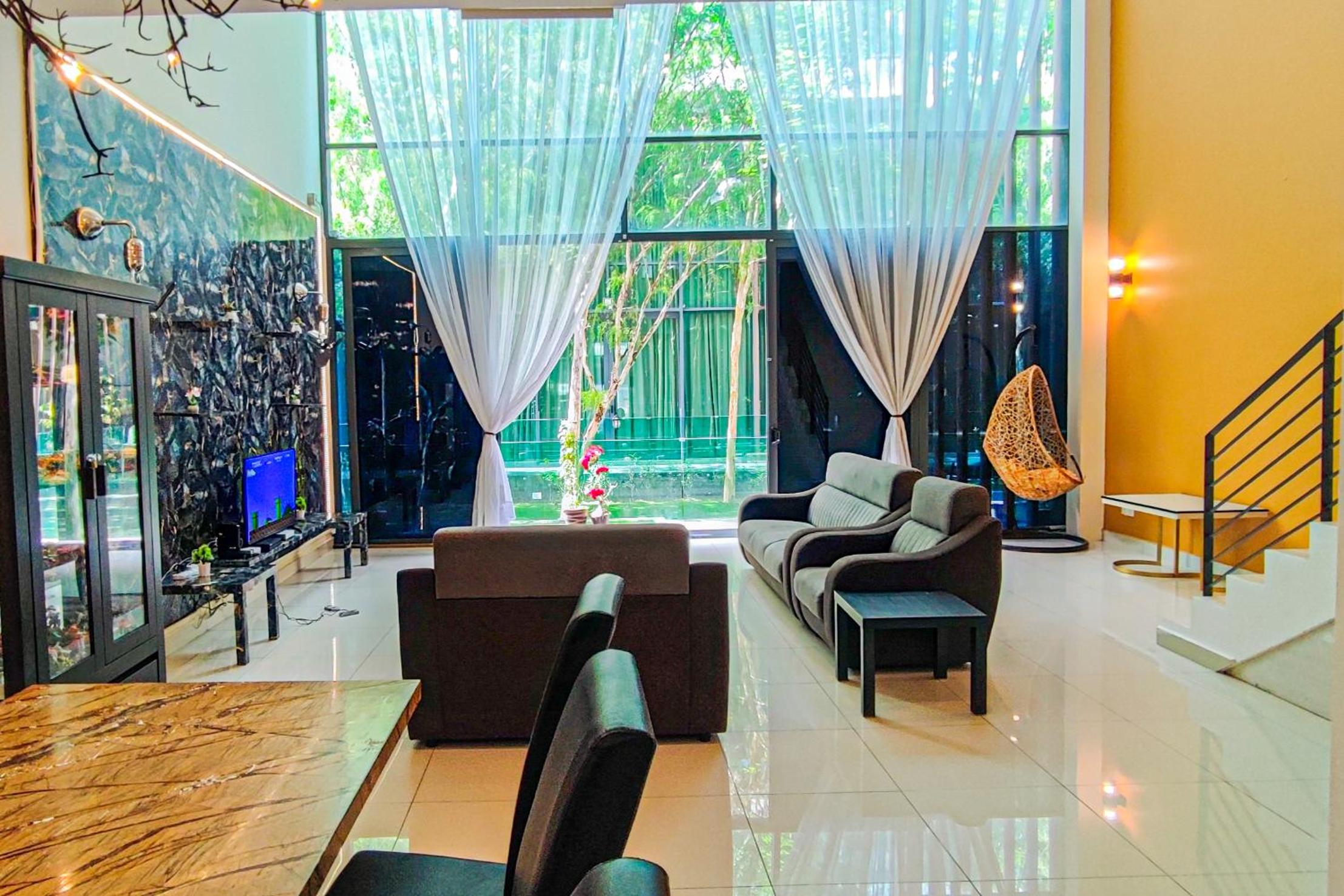 Retro Private Pool Villa at Puchong by HCK