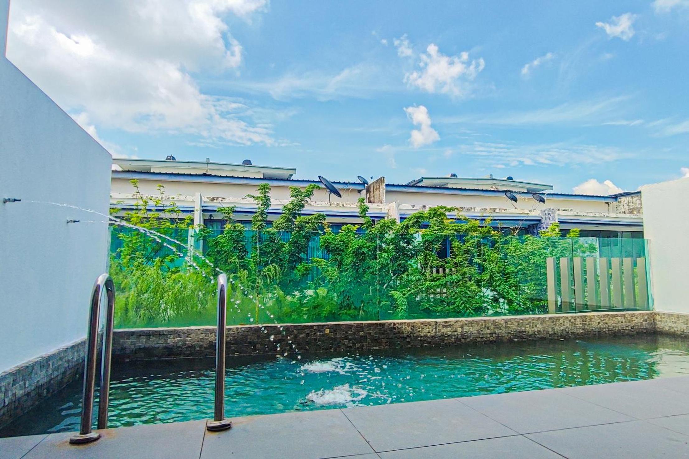 Retro Private Pool Villa at Puchong by HCK