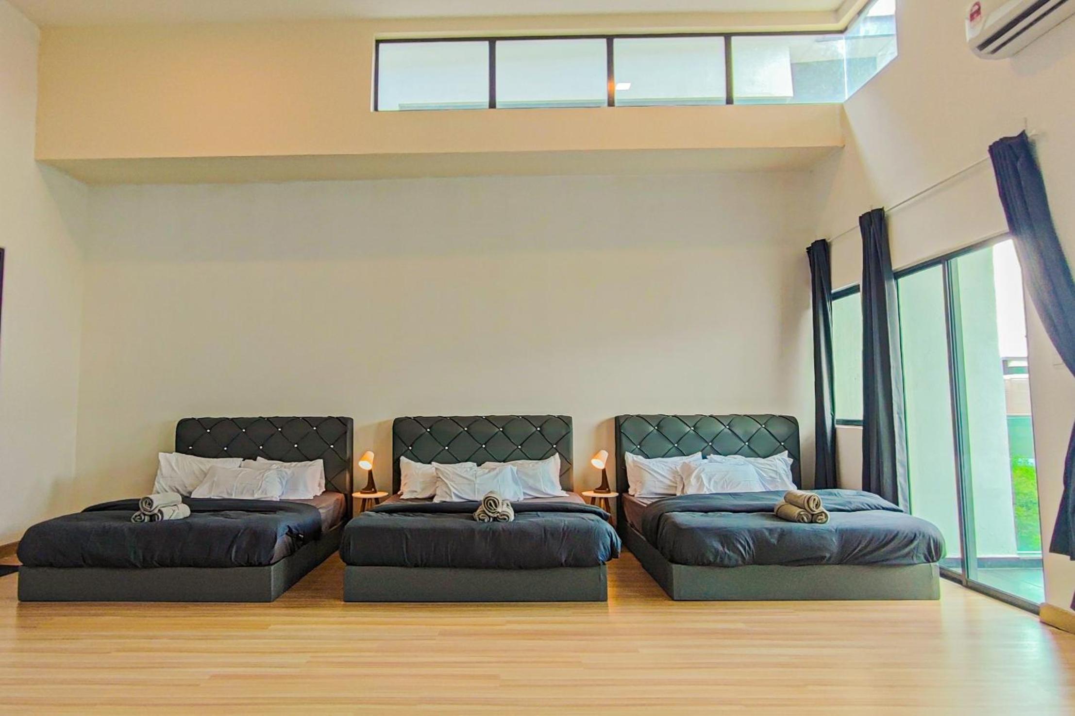 Retro Private Pool Villa at Puchong by HCK