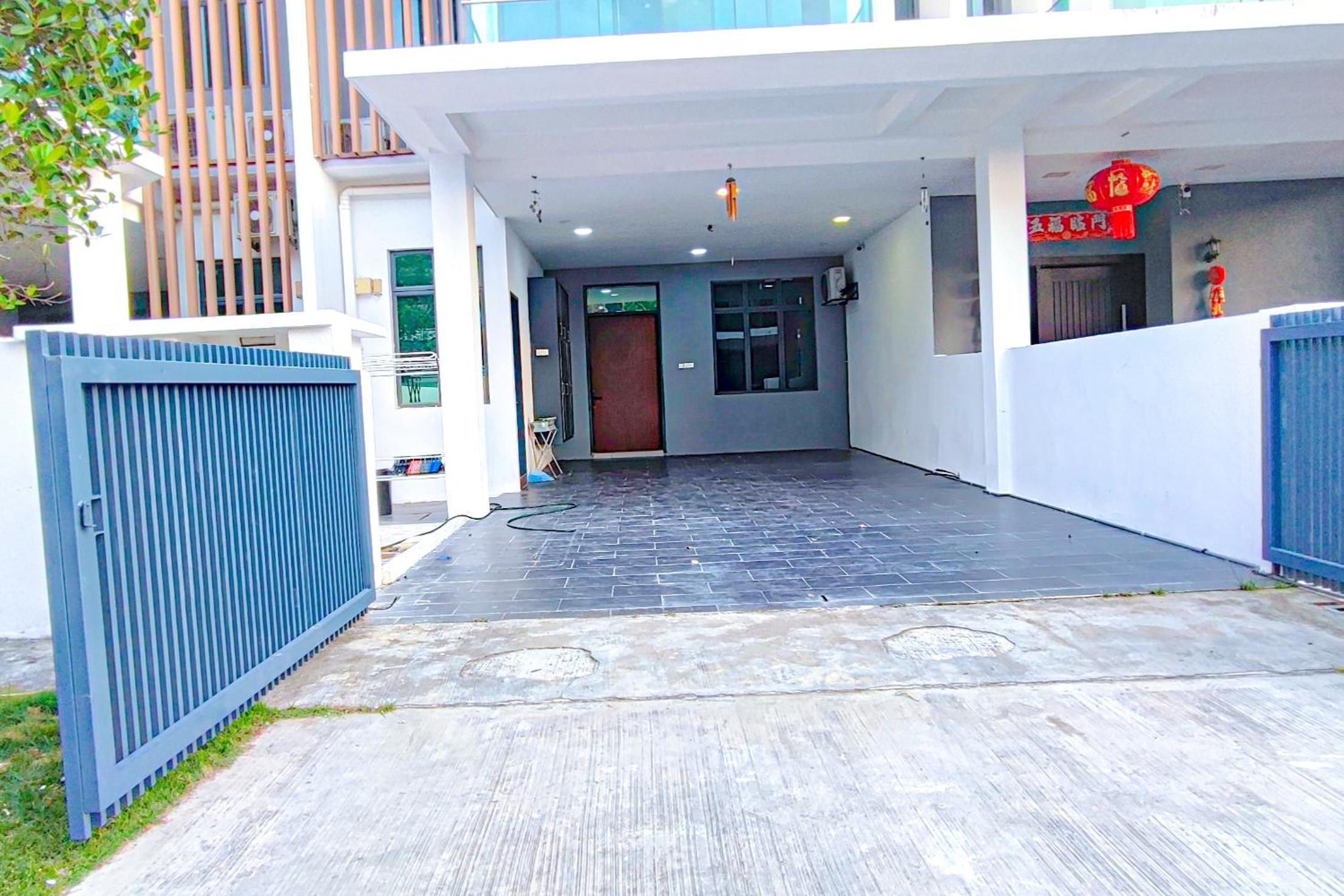 Retro Private Pool Villa at Puchong by HCK