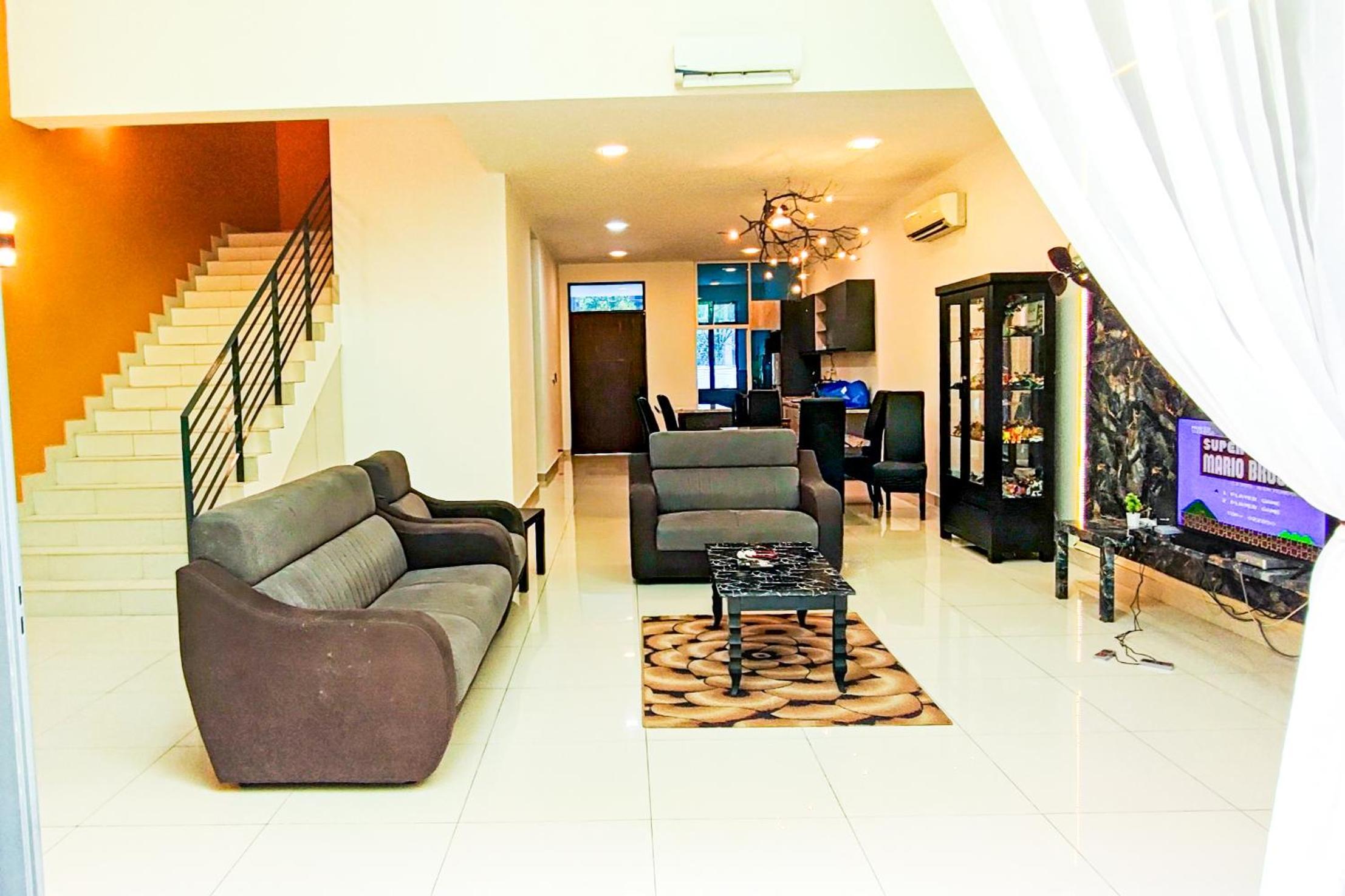 Retro Private Pool Villa at Puchong by HCK