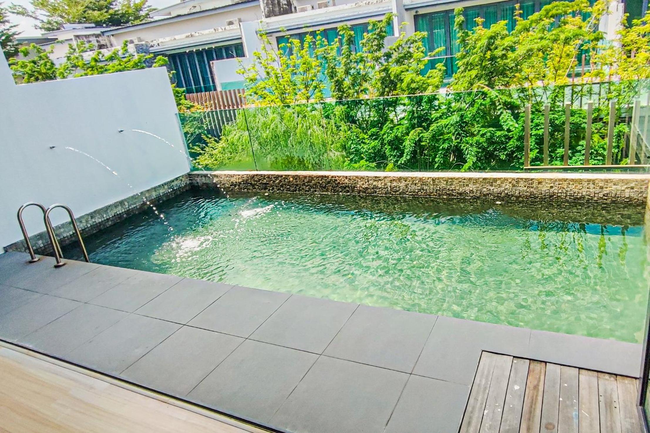 Retro Private Pool Villa at Puchong by HCK