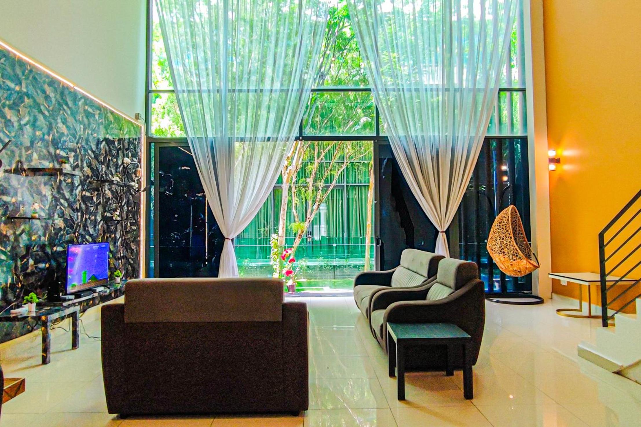 Retro Private Pool Villa at Puchong by HCK