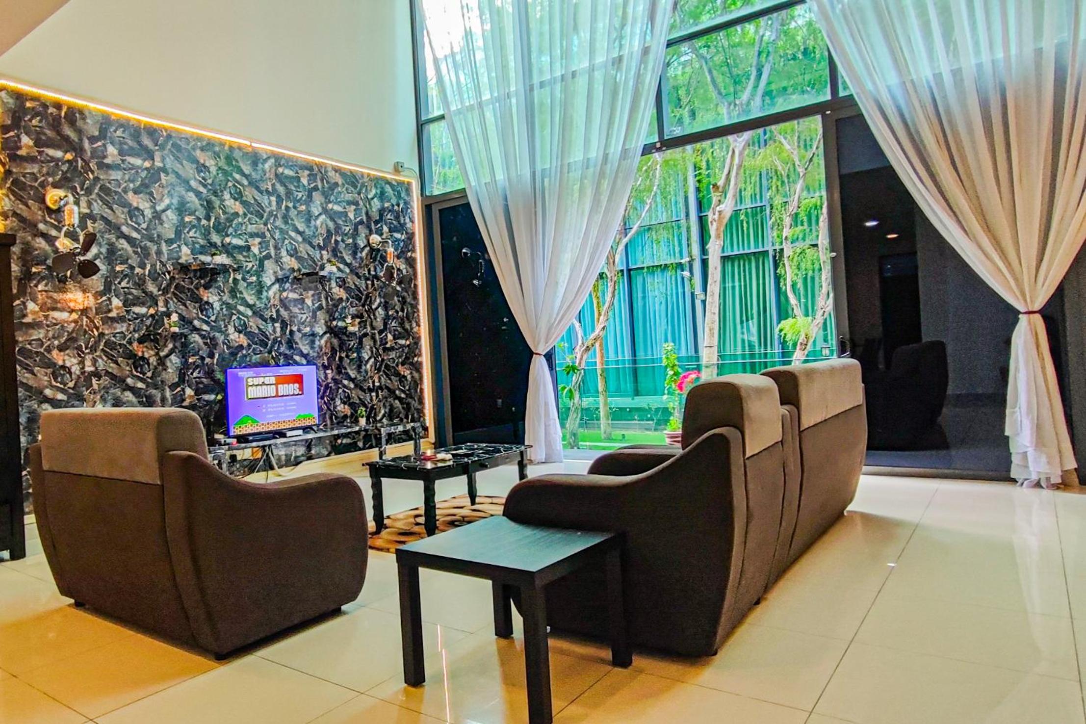 Retro Private Pool Villa at Puchong by HCK