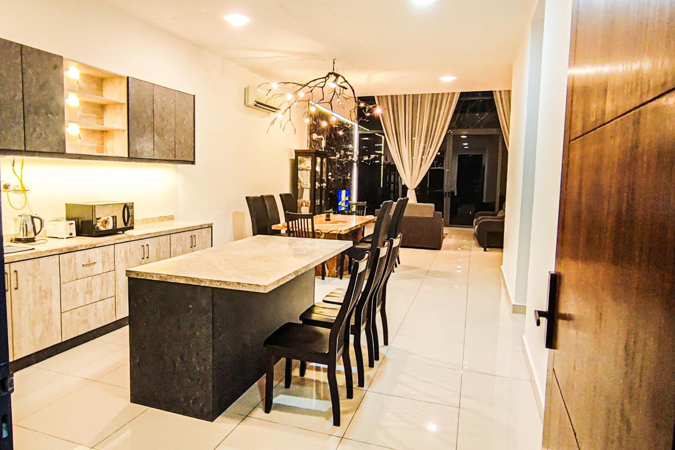 Retro Private Pool Villa at Puchong by HCK