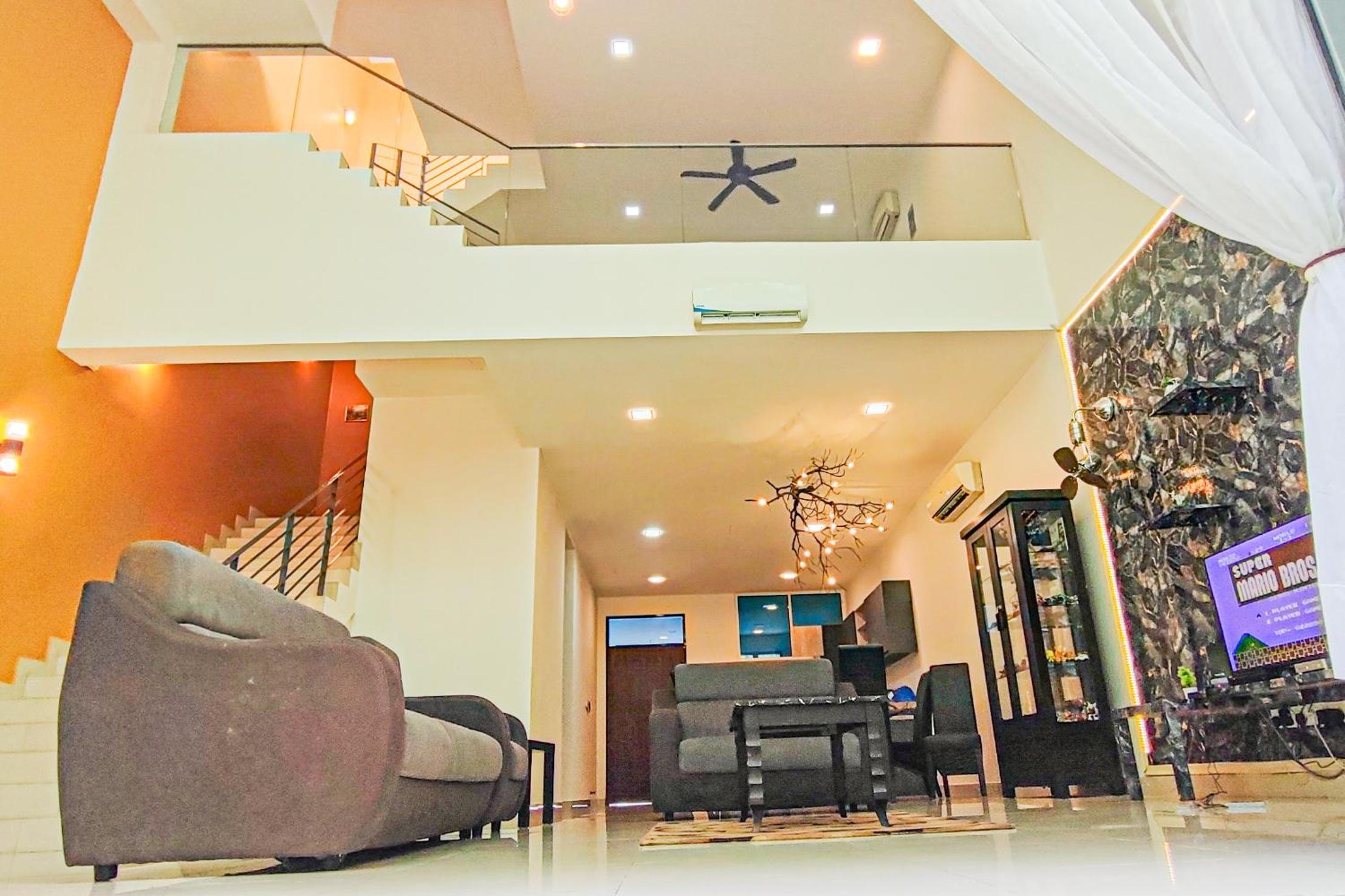 Retro Private Pool Villa at Puchong by HCK