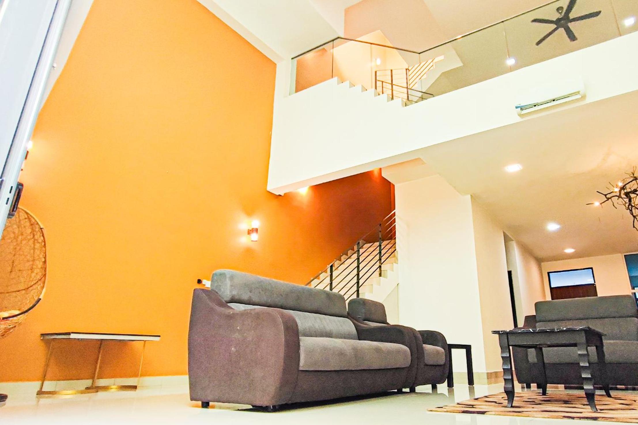 Retro Private Pool Villa at Puchong by HCK