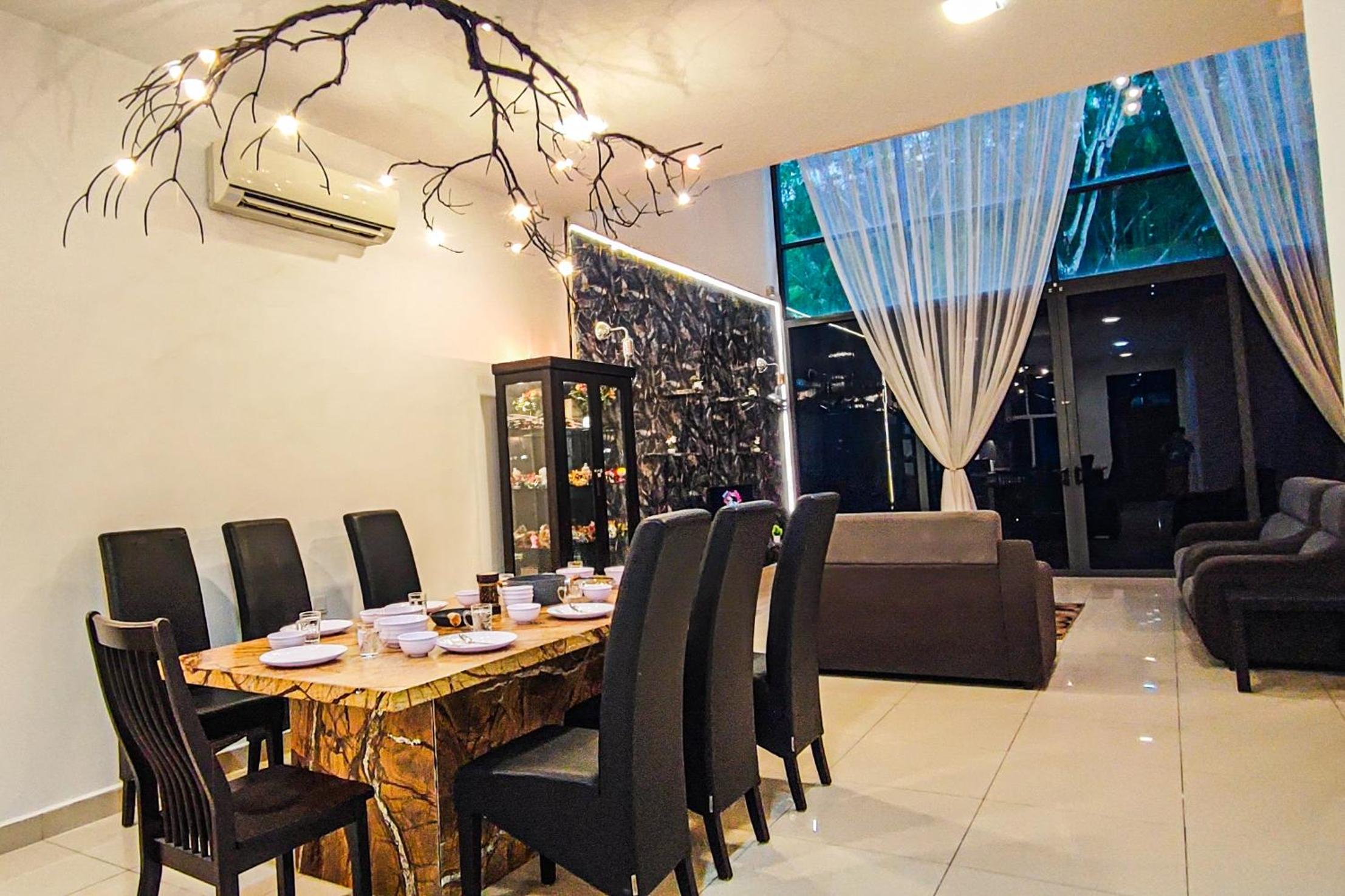 Retro Private Pool Villa at Puchong by HCK