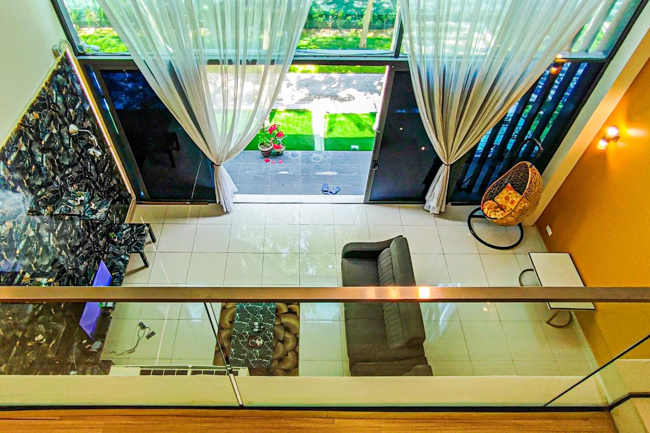 Retro Private Pool Villa at Puchong by HCK