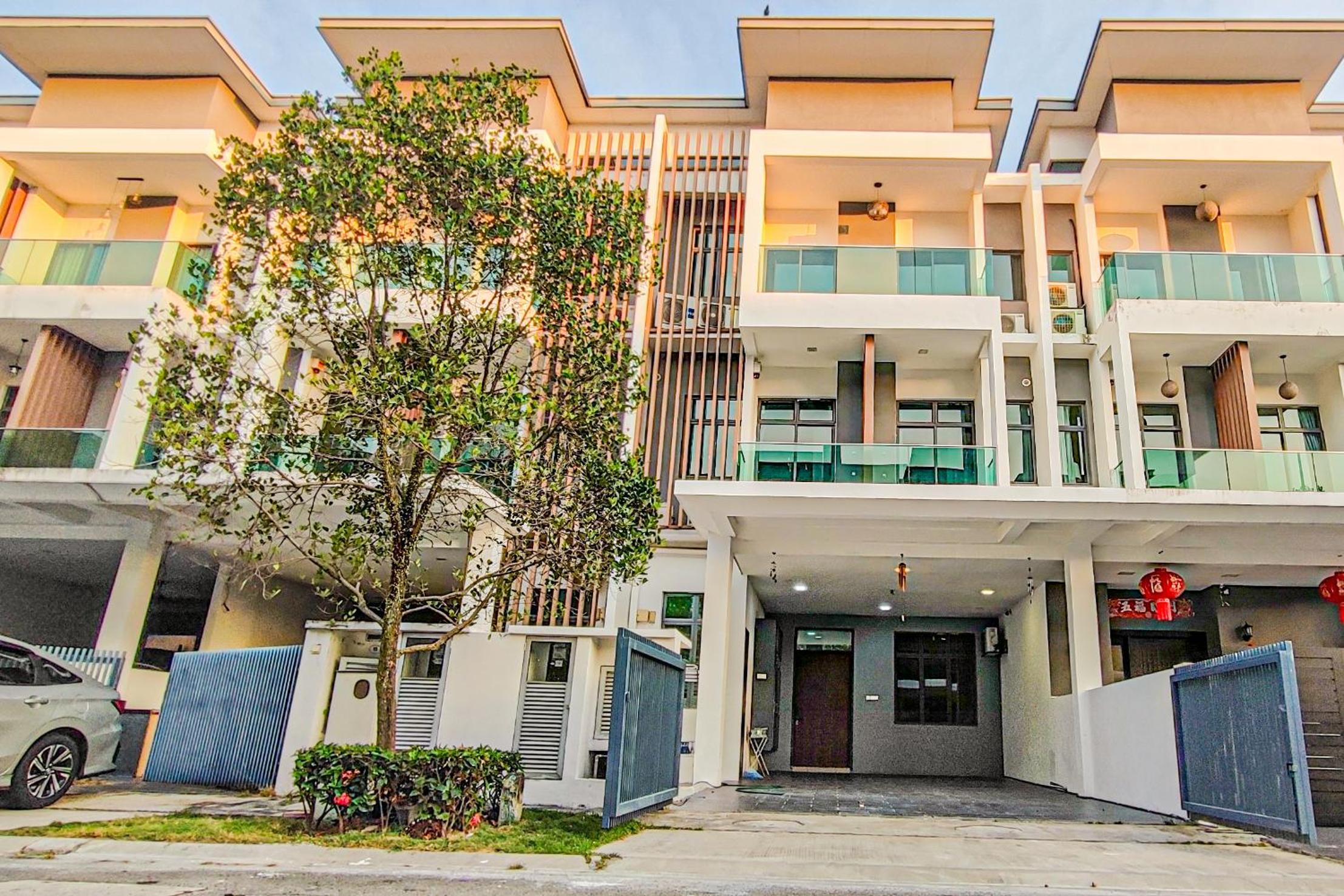 Retro Private Pool Villa at Puchong by HCK