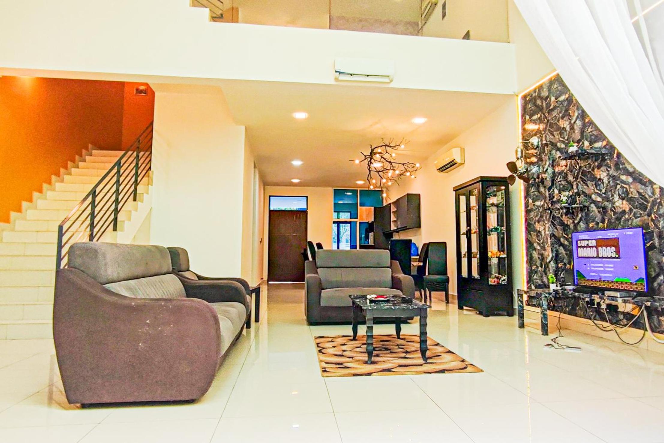 Retro Private Pool Villa at Puchong by HCK