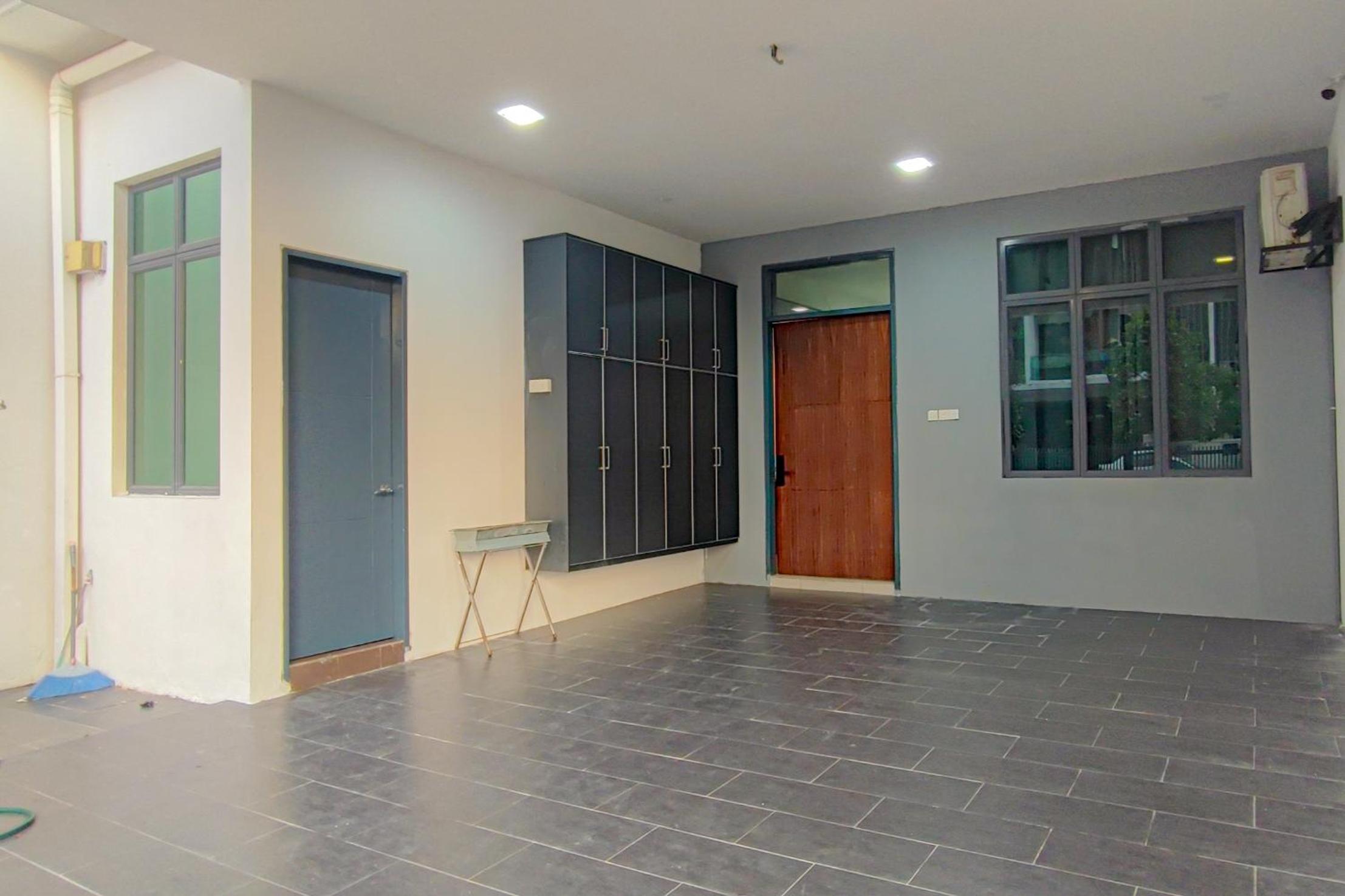 Retro Private Pool Villa at Puchong by HCK