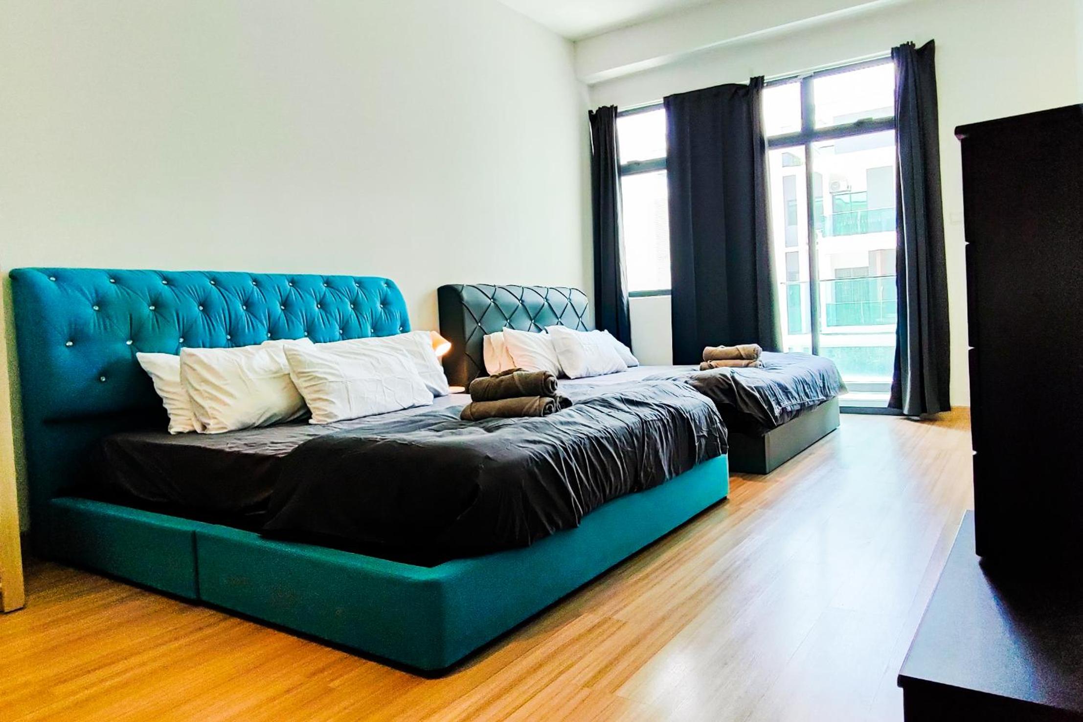 Retro Private Pool Villa at Puchong by HCK