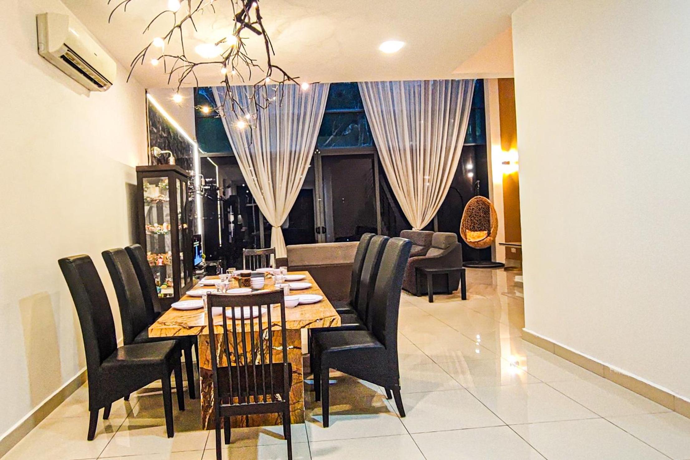 Retro Private Pool Villa at Puchong by HCK