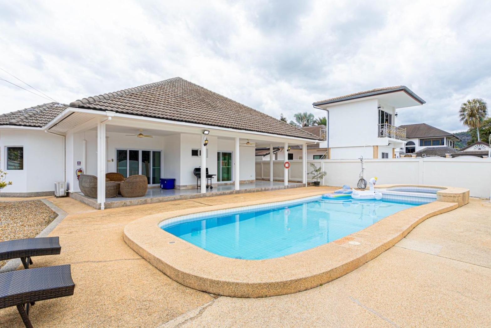D2 Pool Villa
