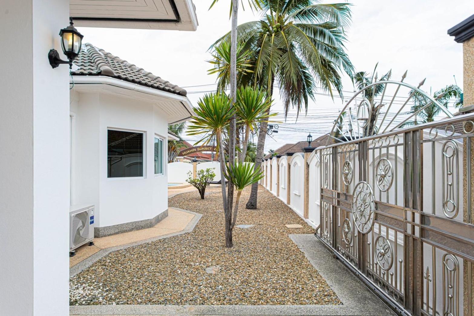D2 Pool Villa