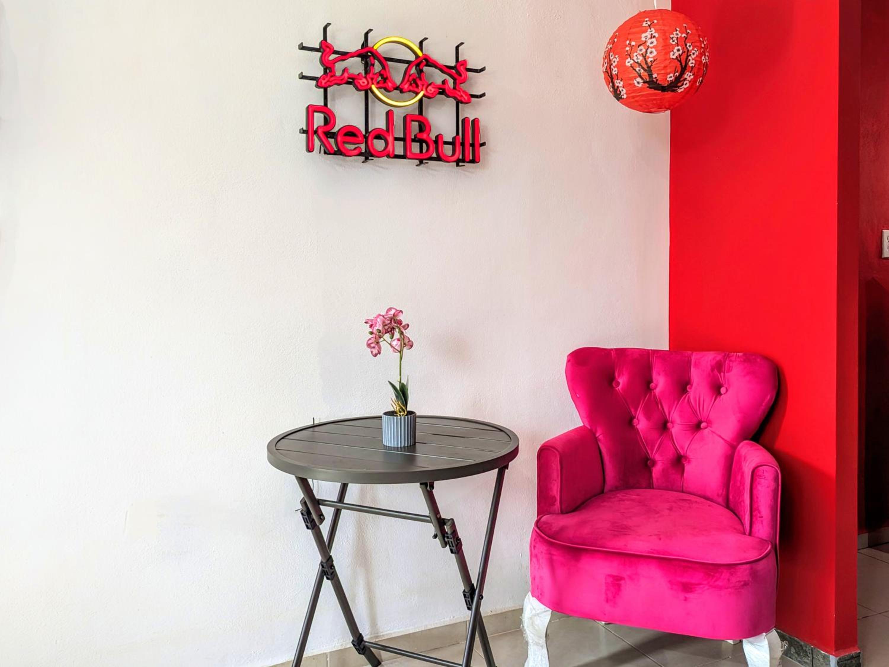 Spacious Family Stay Two Private Apartments 5 Minute Walk to Beach Sleeps 8 Top Rated Host 5B6B