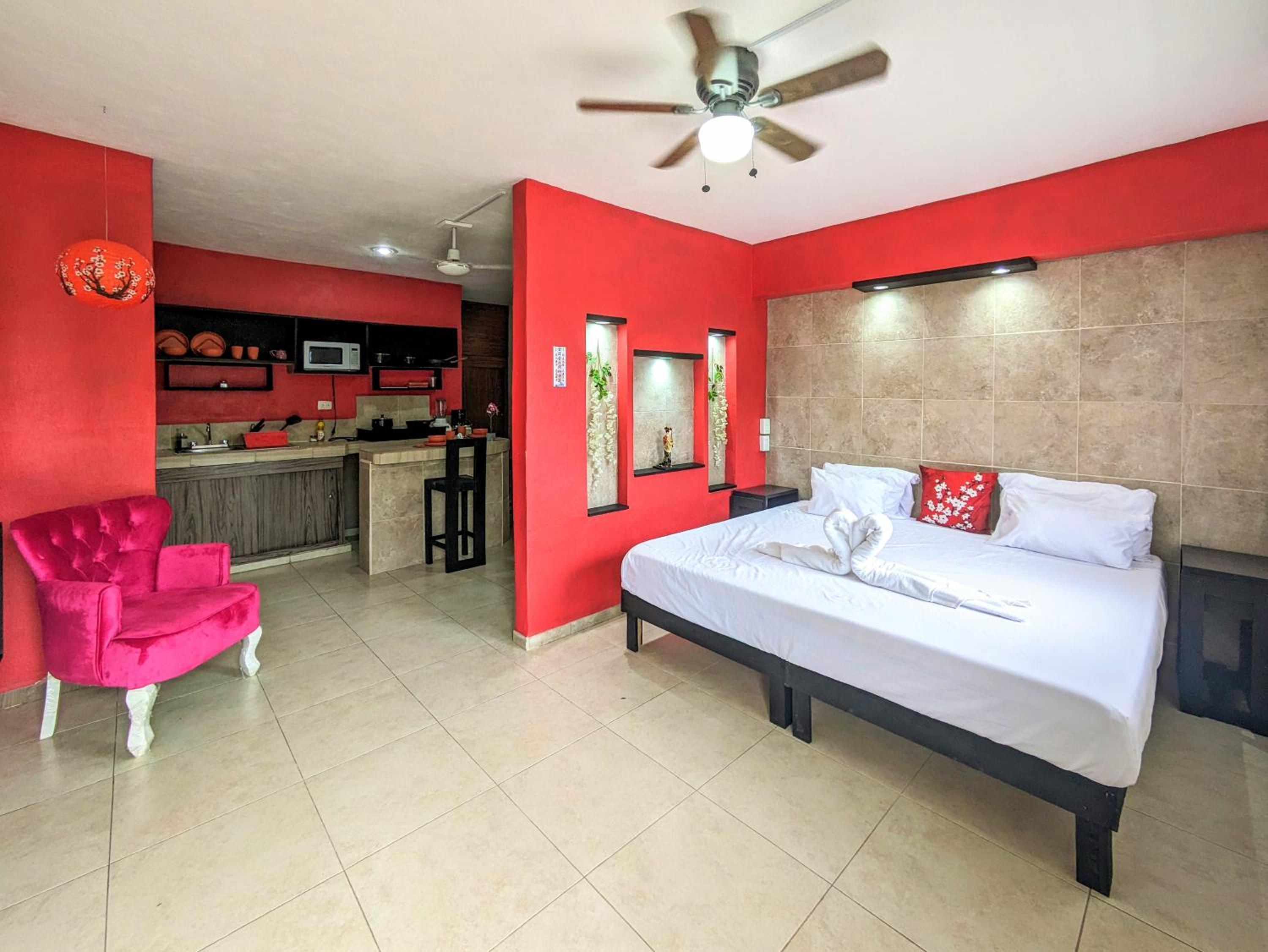 Family Escape 2 Private Apartments Sleeps 8 500m Beach Kitchen AC Value Stay 7B8B